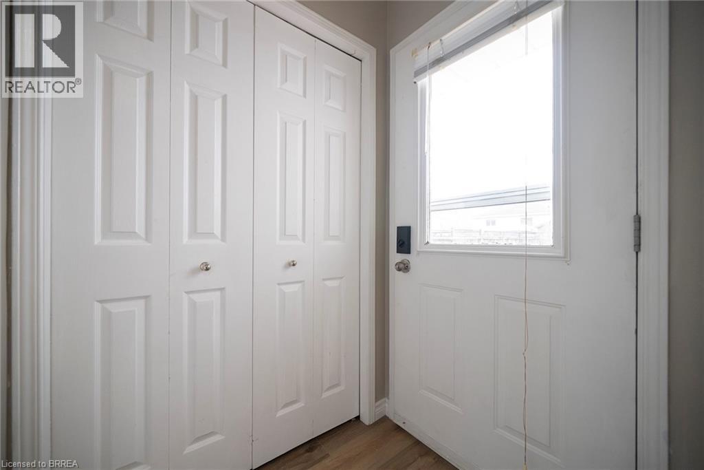 53 MEMORIAL Drive Unit# LOWER, Brantford, Ontario, N3R5S2 — Photo 2