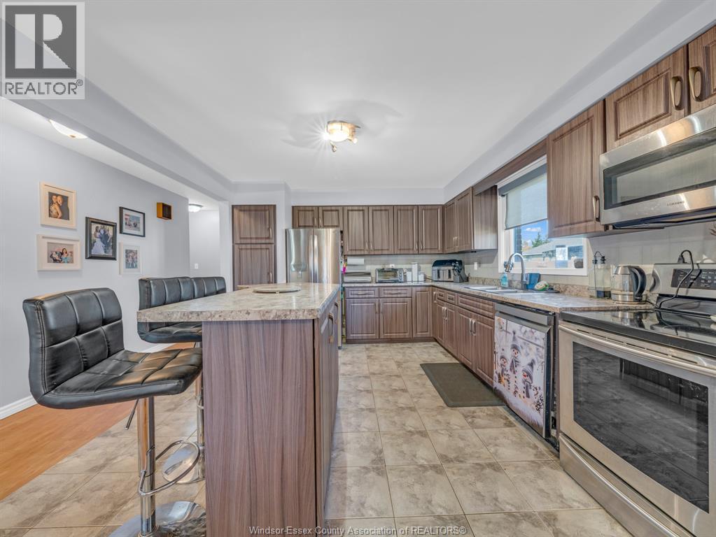 2379 VIA VITA, Windsor, Ontario, N9E4G5 — Photo 6