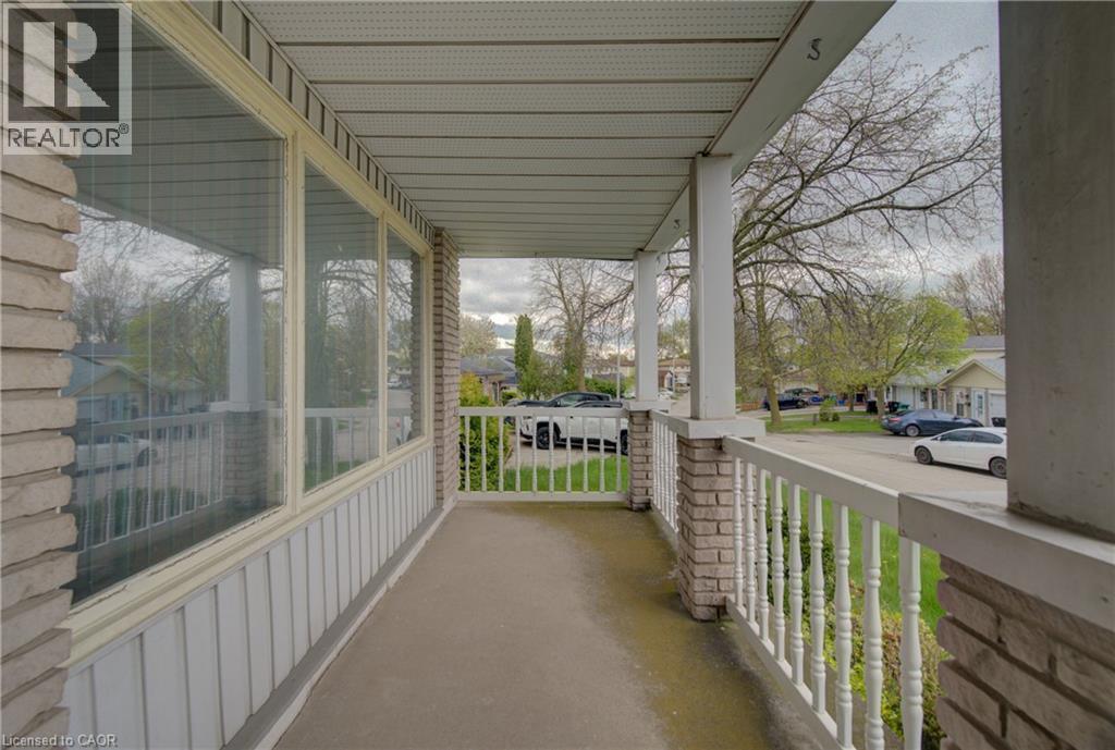 207 LINDEN Drive, Cambridge, Ontario, N3H4Y1 — Photo 2