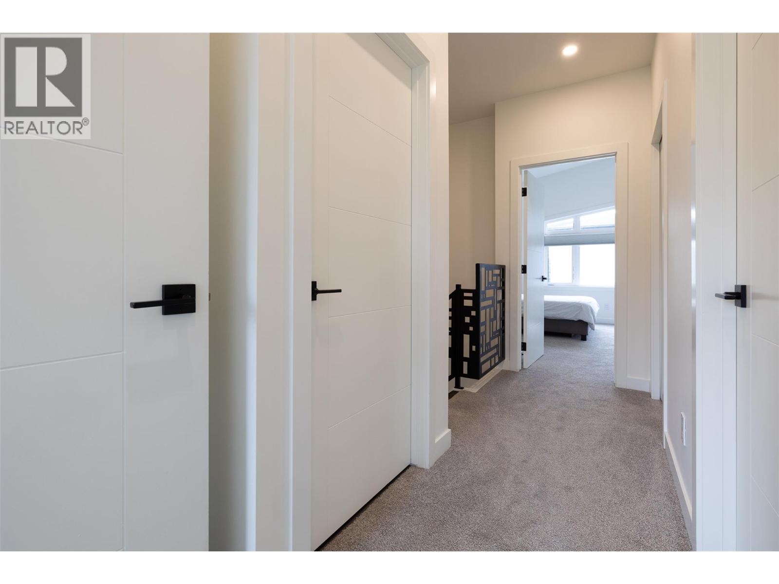 #101 700 RIVERSIDE Way - 27