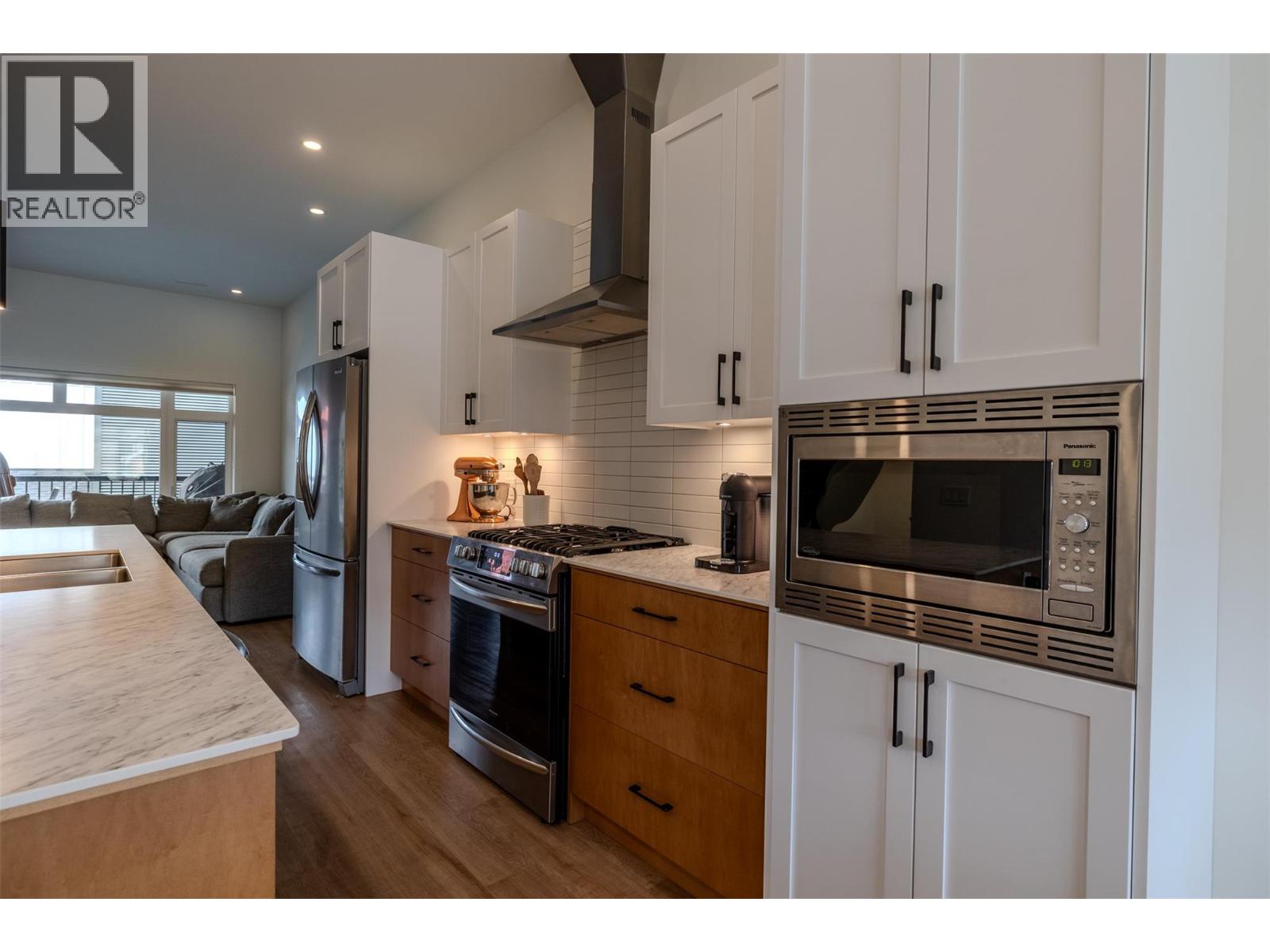 #101 700 RIVERSIDE Way - 11