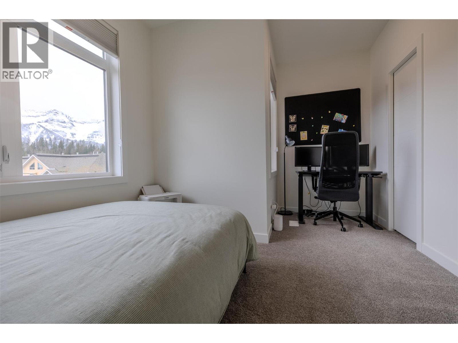 #101 700 RIVERSIDE Way - 32