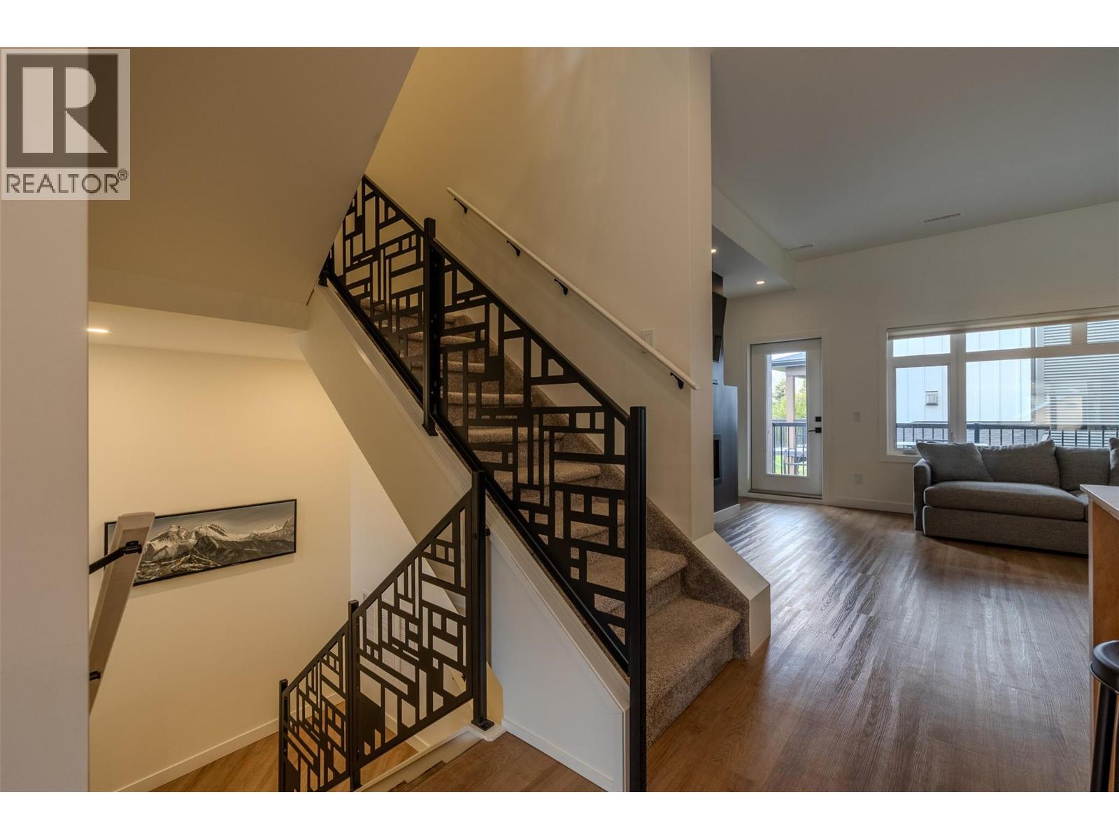 #101 700 RIVERSIDE Way - 20