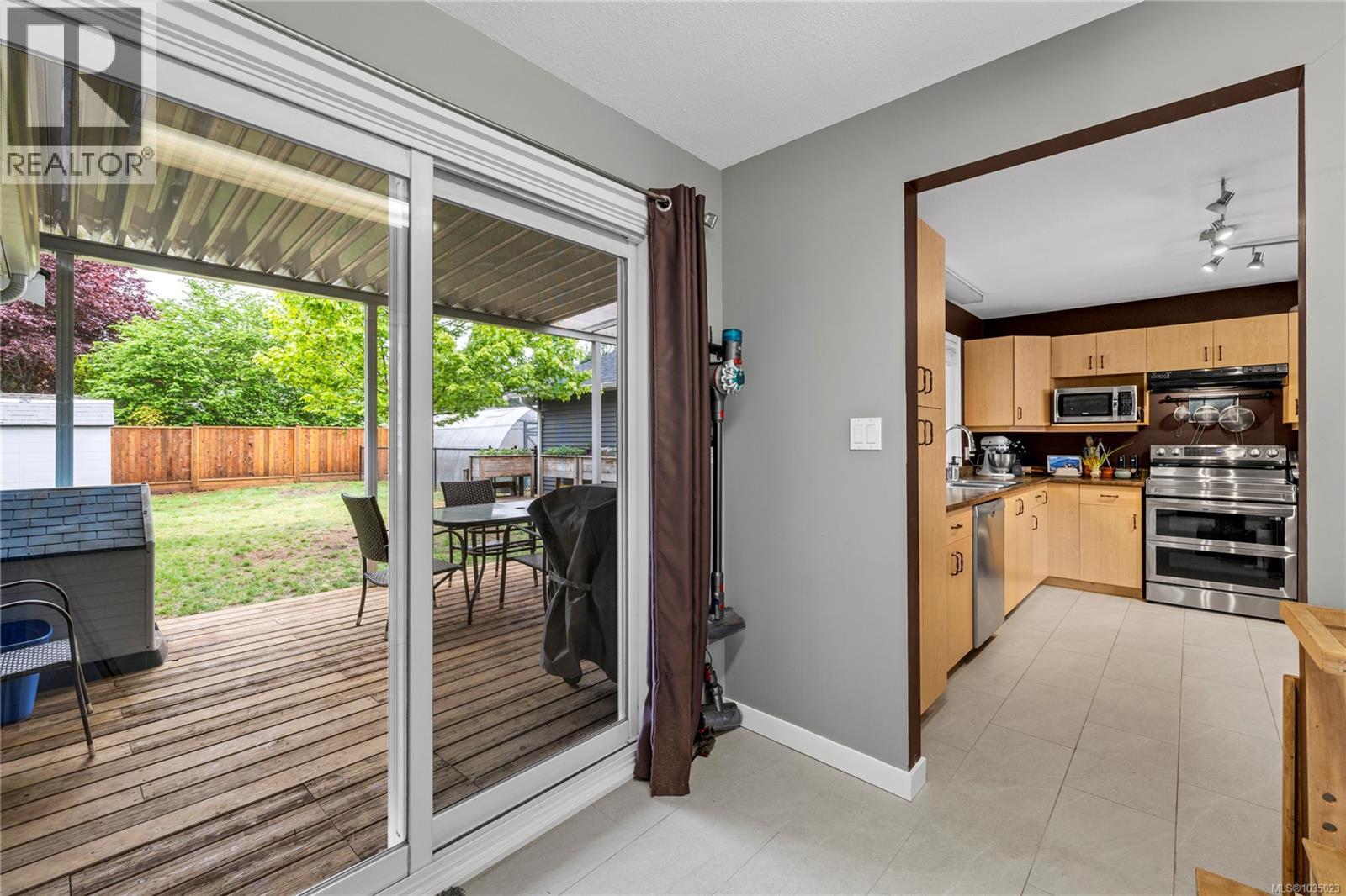375 Temple St - 22