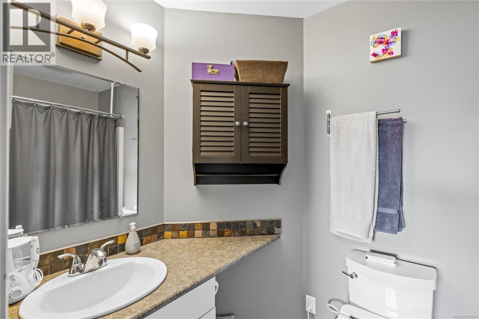 375 Temple St - 27