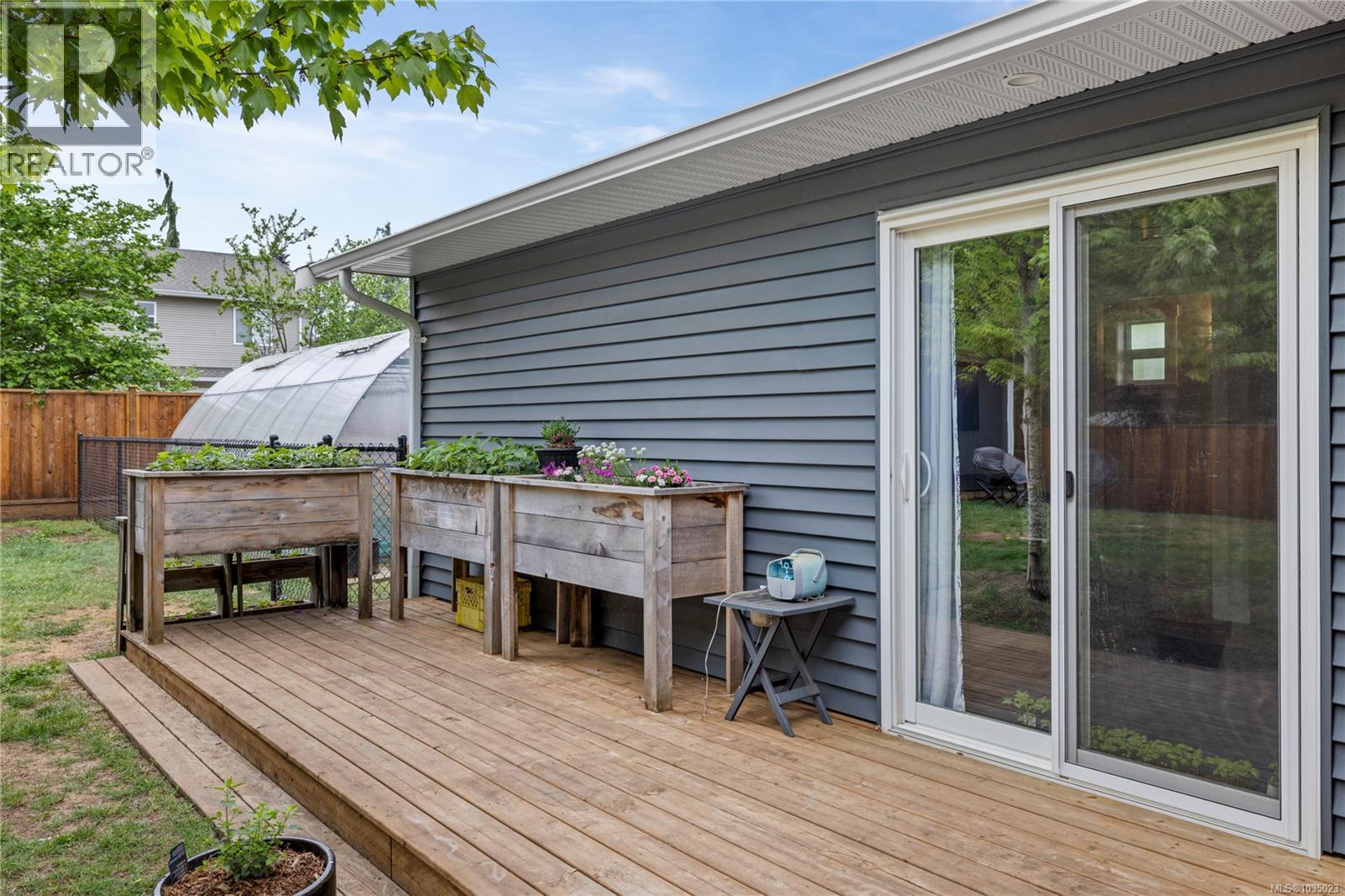 375 Temple St - 48