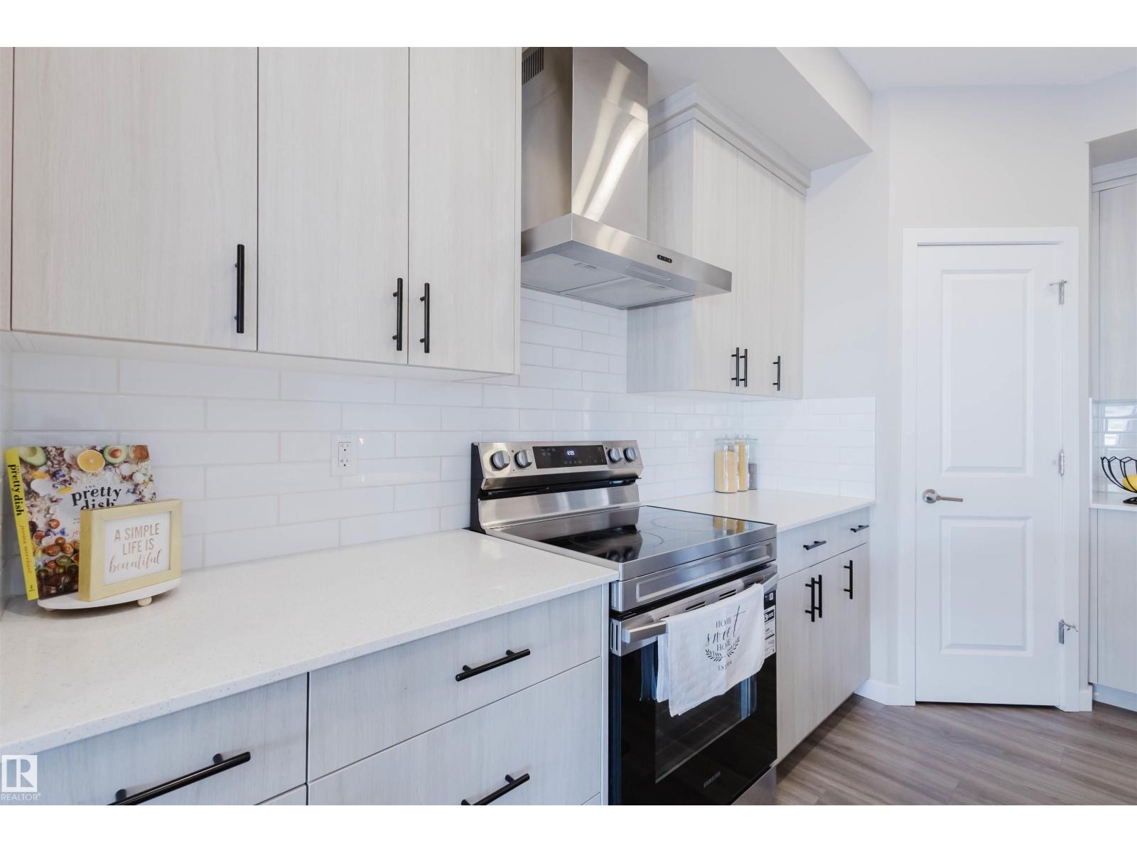 5612 HAWTHORN WY SW - 5