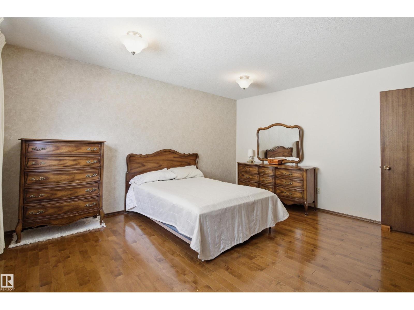 13222 116 ST NW - 26