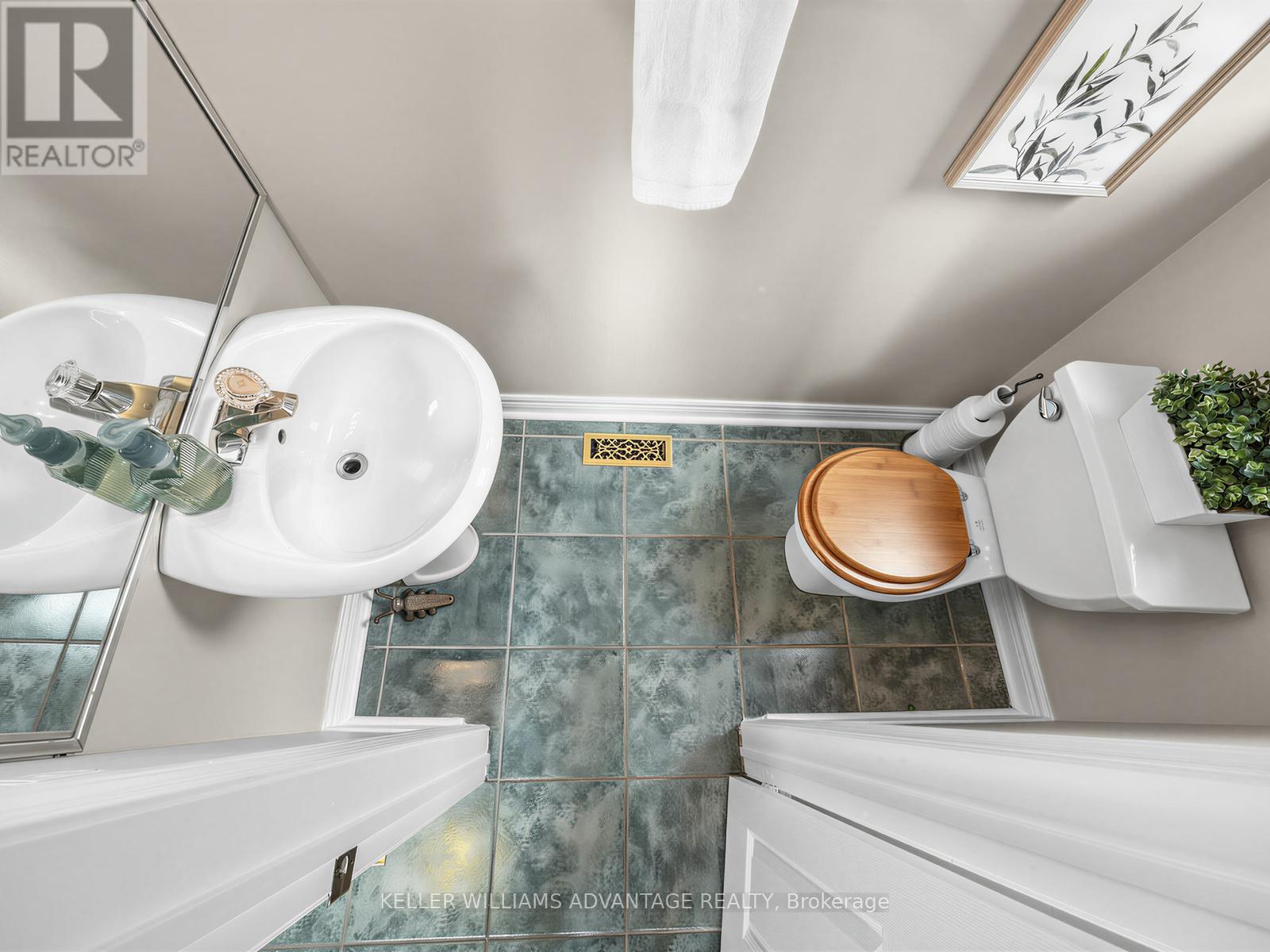 98 COALPORT DRIVE - 15