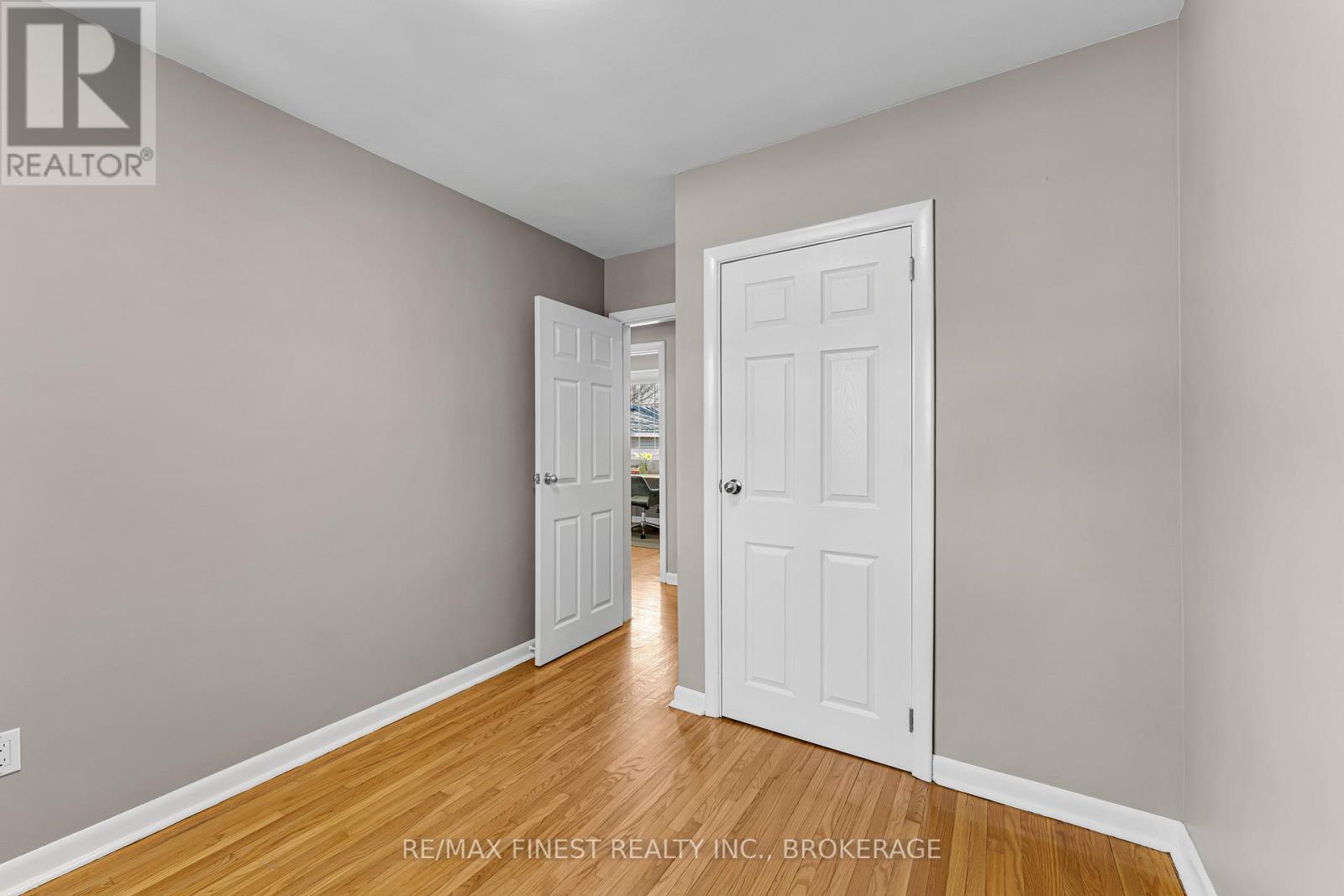 158 LAKEVIEW AVENUE - 23