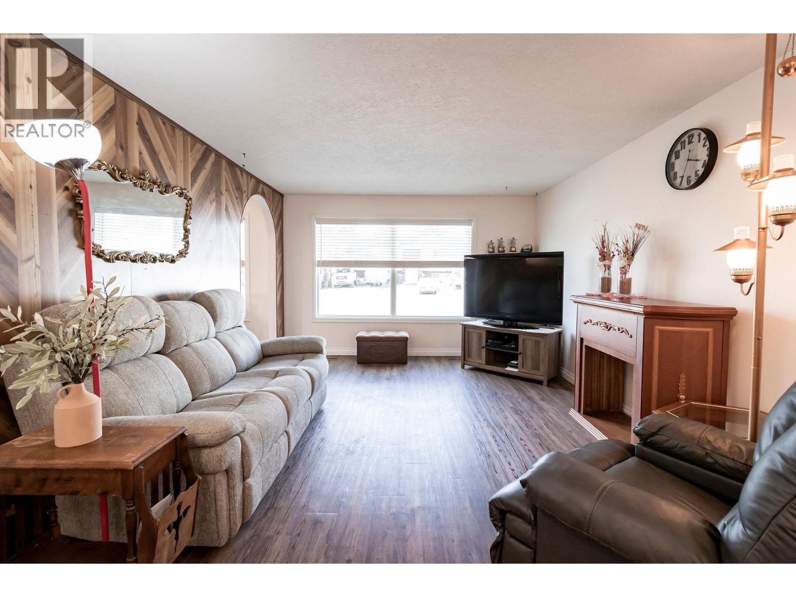 10311 103 AVENUE - Image 2