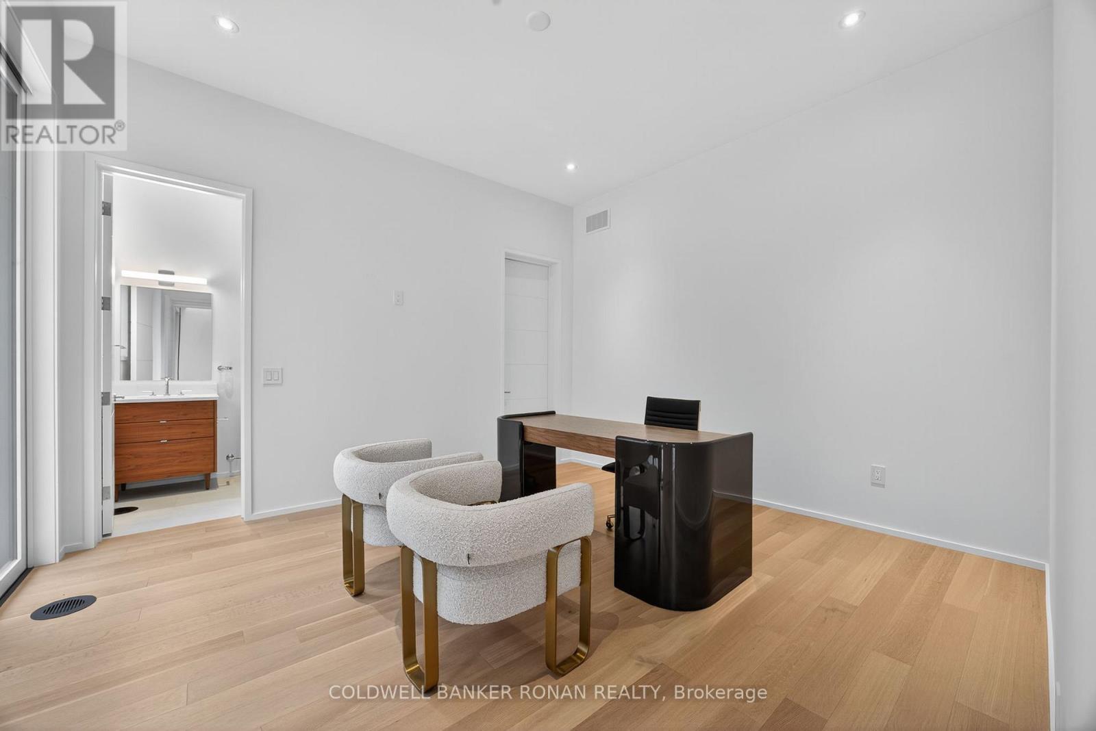 9 GRAY AVENUE - 25