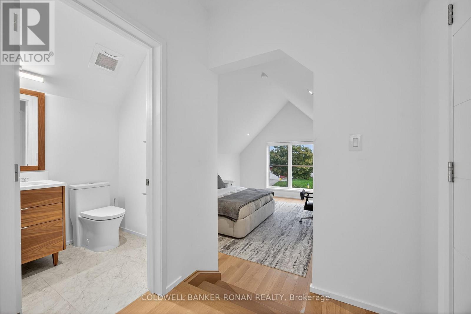 9 GRAY AVENUE - 36