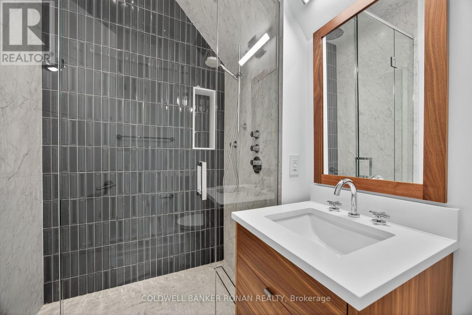 9 GRAY AVENUE - 38