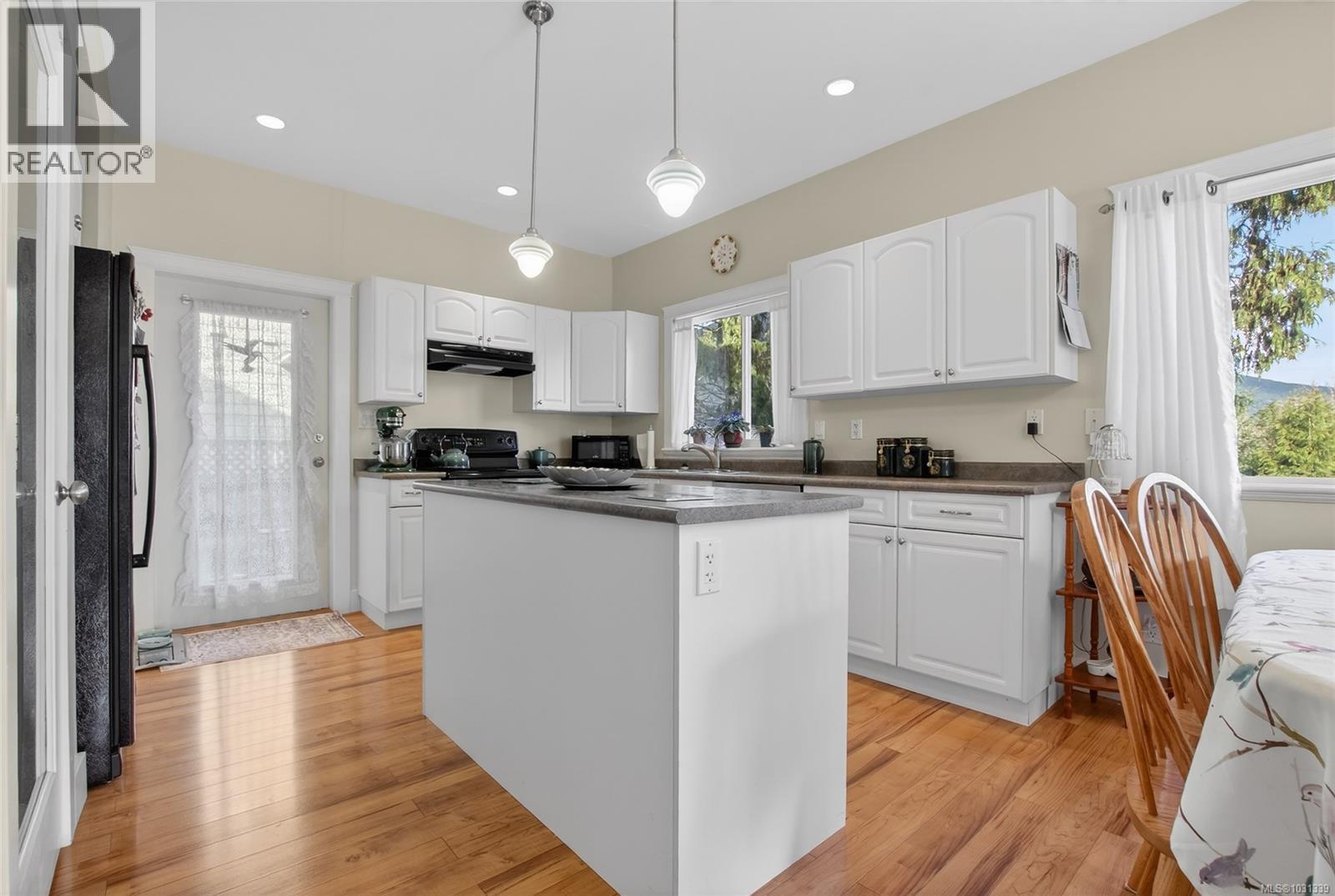 5992 Stonehaven Dr - 8