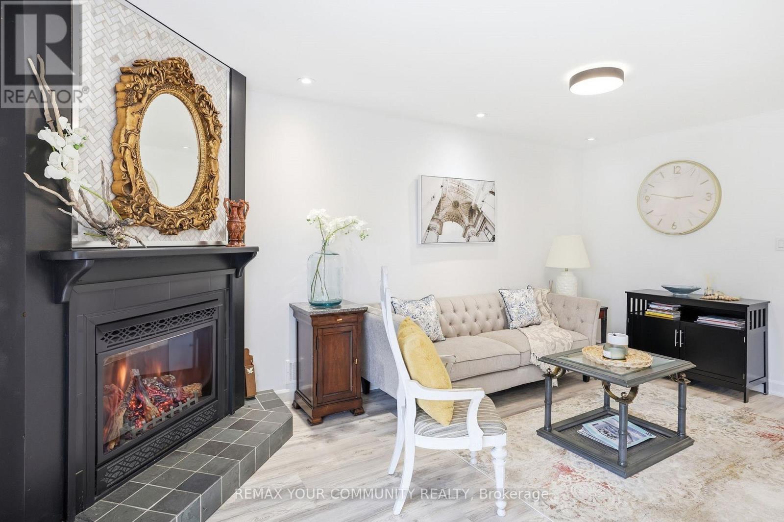 17 ST. CLAIR STREET - 13