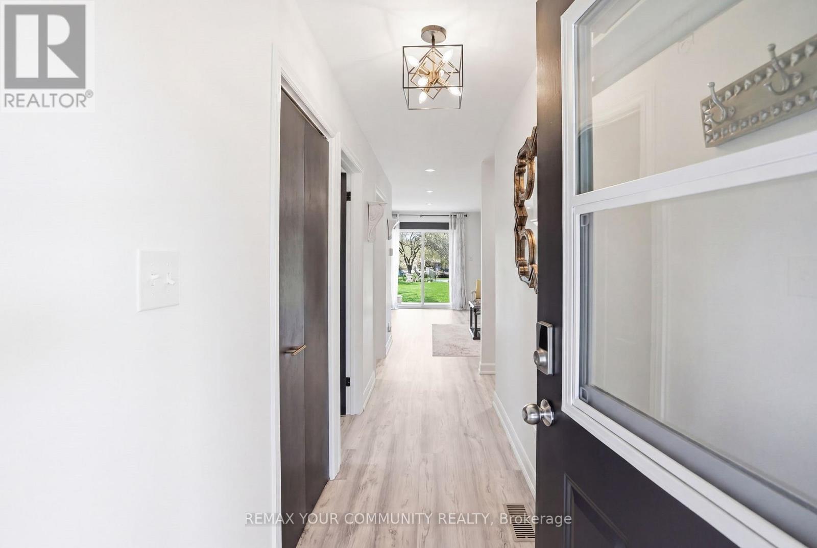 17 ST. CLAIR STREET - 3