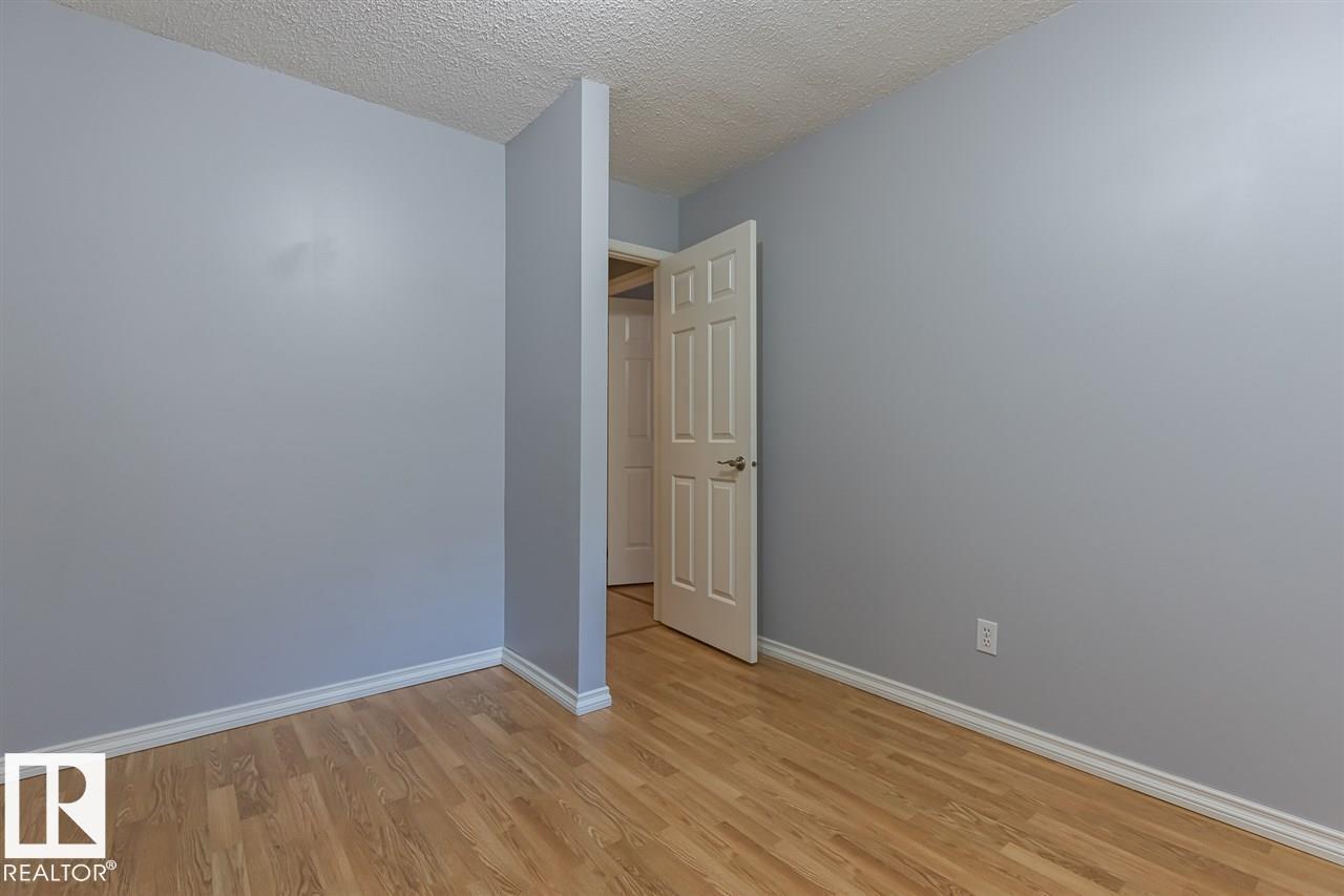 #108 9010 106 AV NW - 32