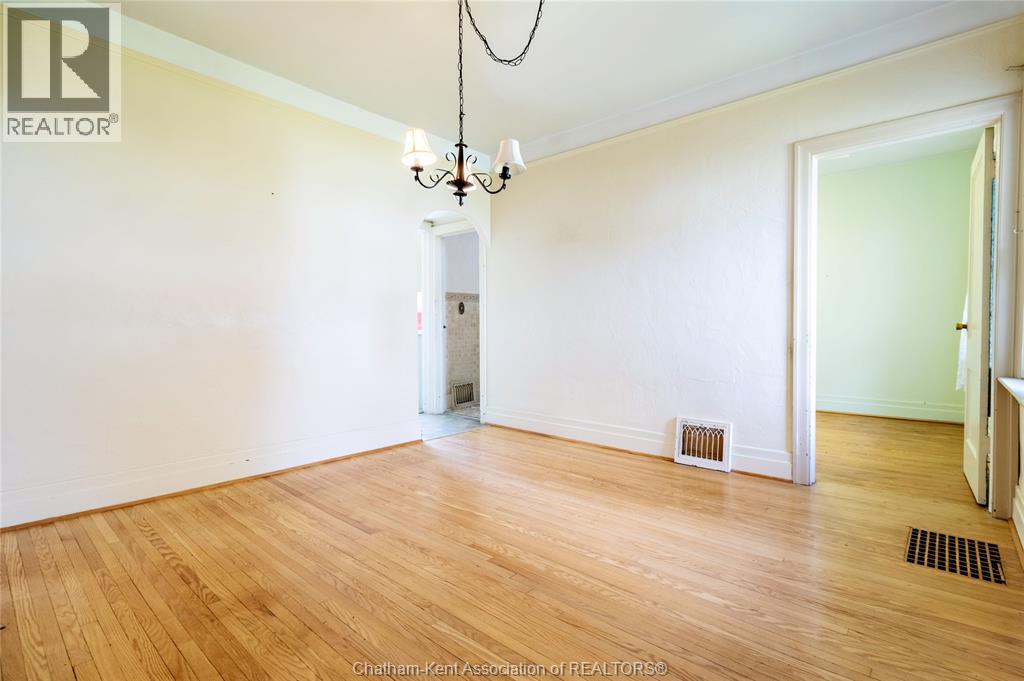 38 Barthe STREET, Chatham, Ontario, N7L1T4 — Photo 2