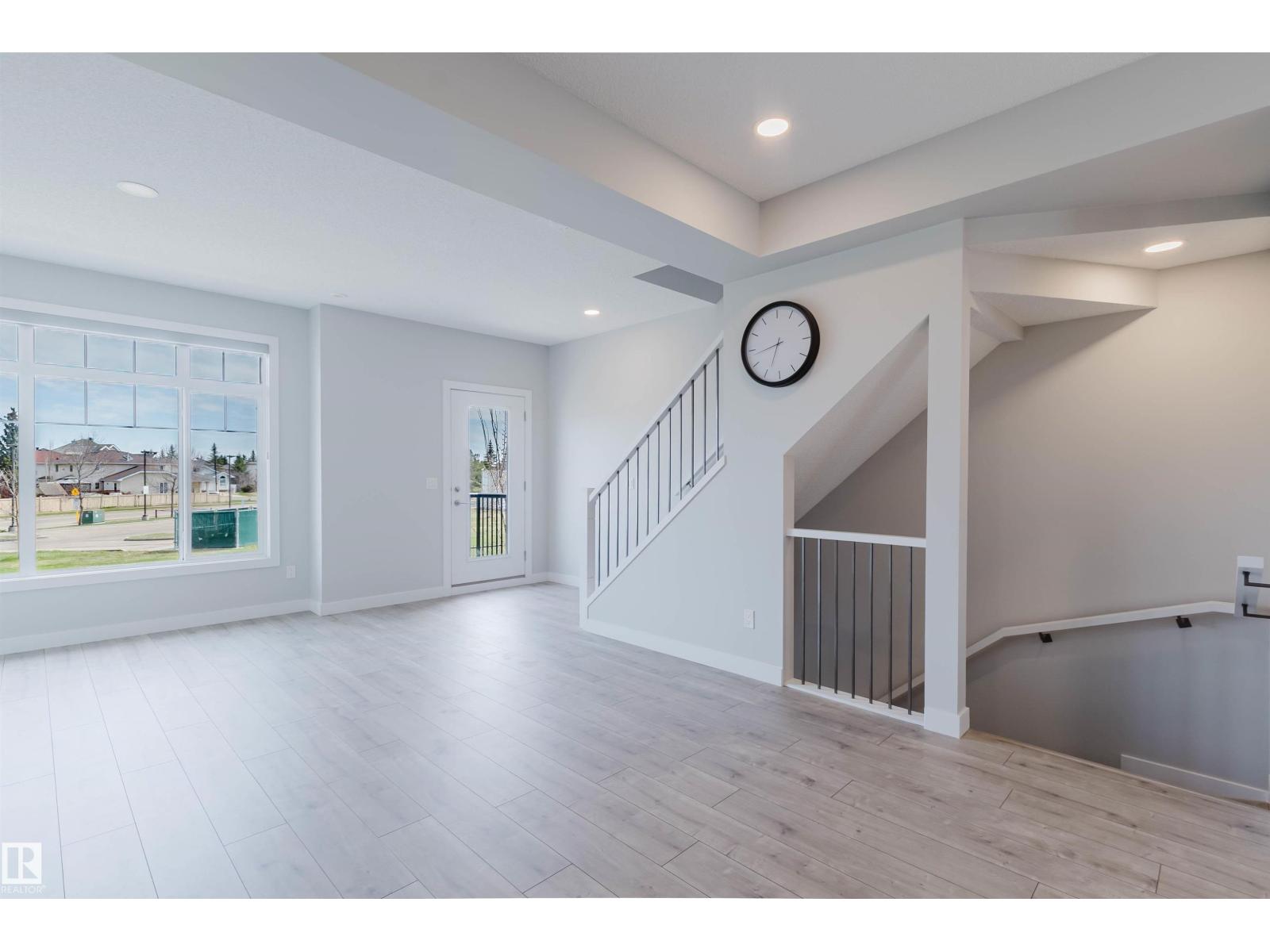 #3 11373 12 AV NW - 6