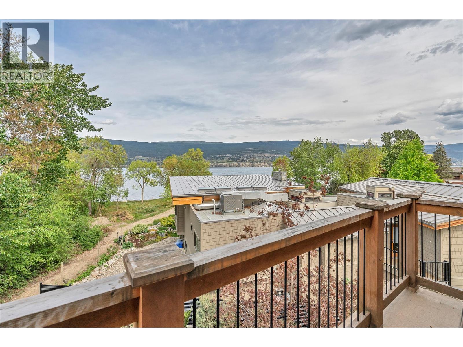 1702 Thornber Street - 41