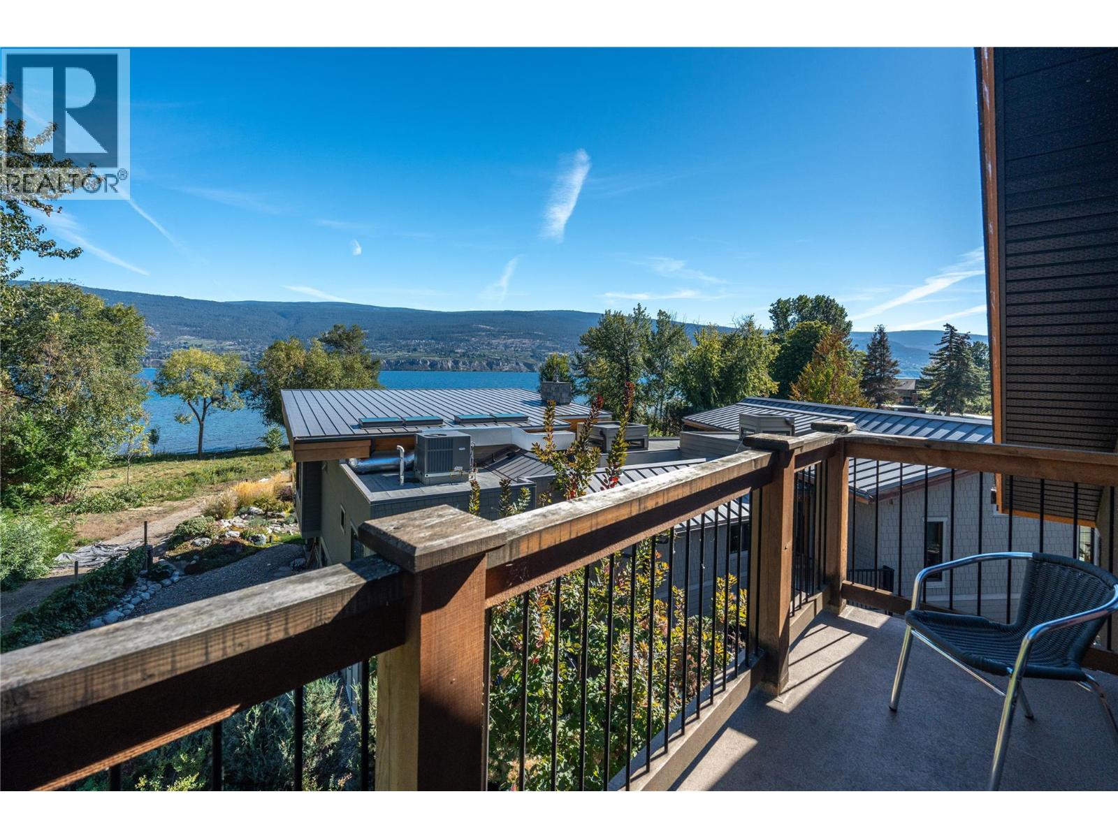 1702 Thornber Street - 33