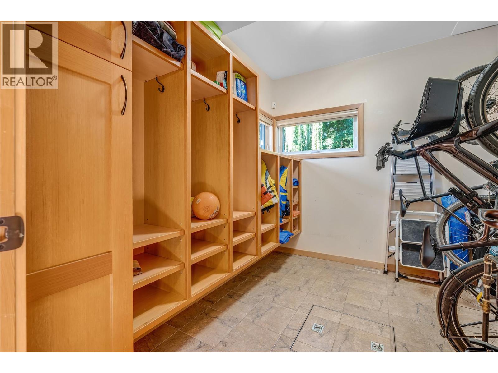 1702 Thornber Street - 13