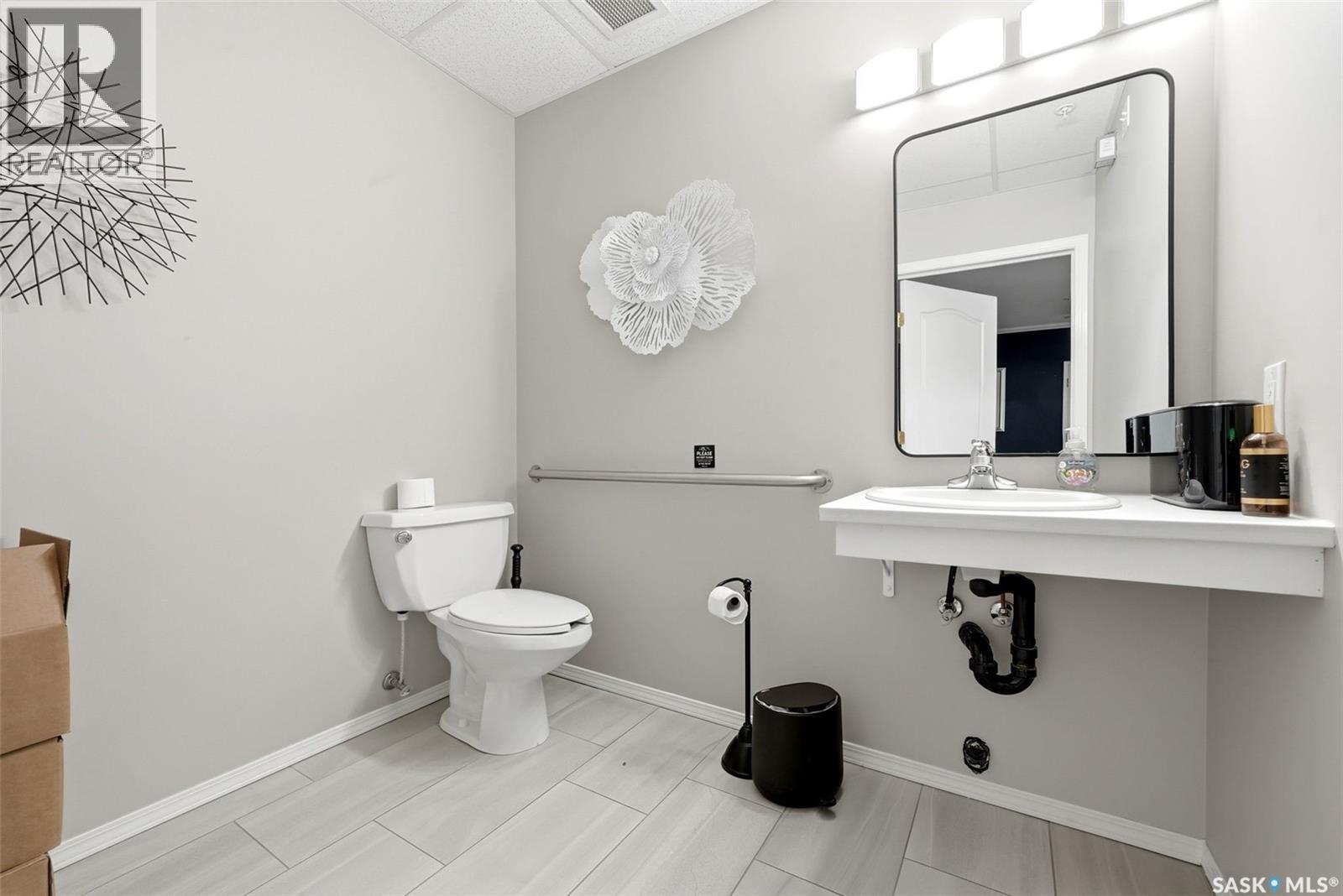 226 2330 Hamilton STREET — photo 33