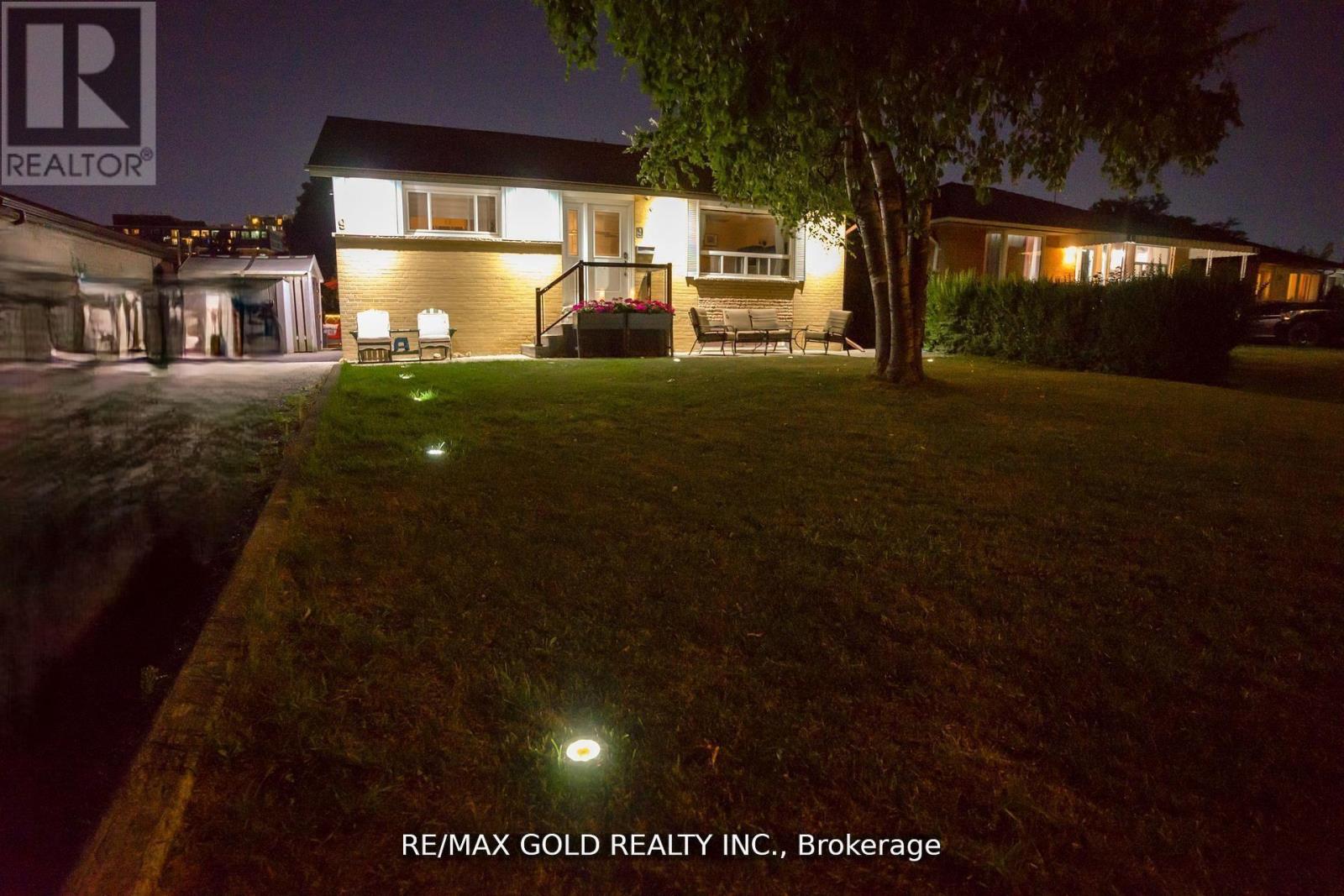 9 ASHWOOD CRESCENT - 2