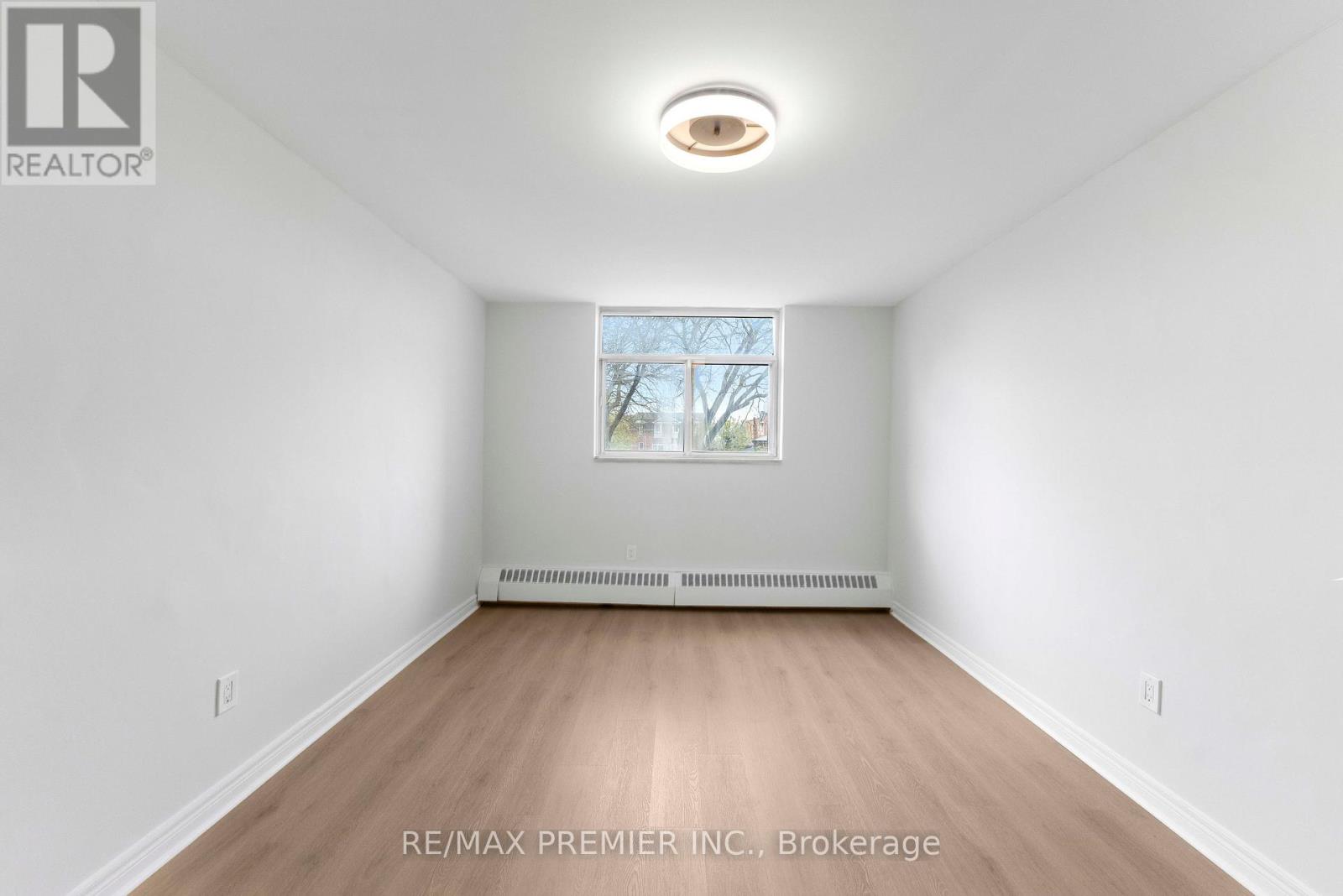#105 5 FRITH ROAD - 12