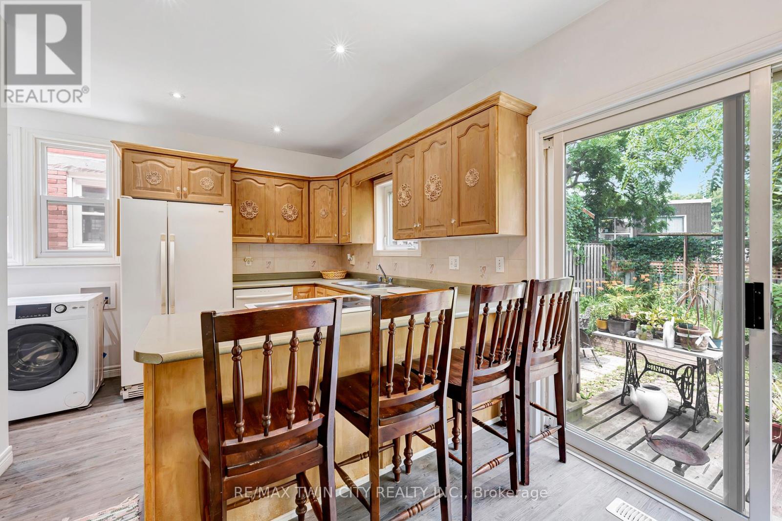 42 SHANLEY STREET - 13