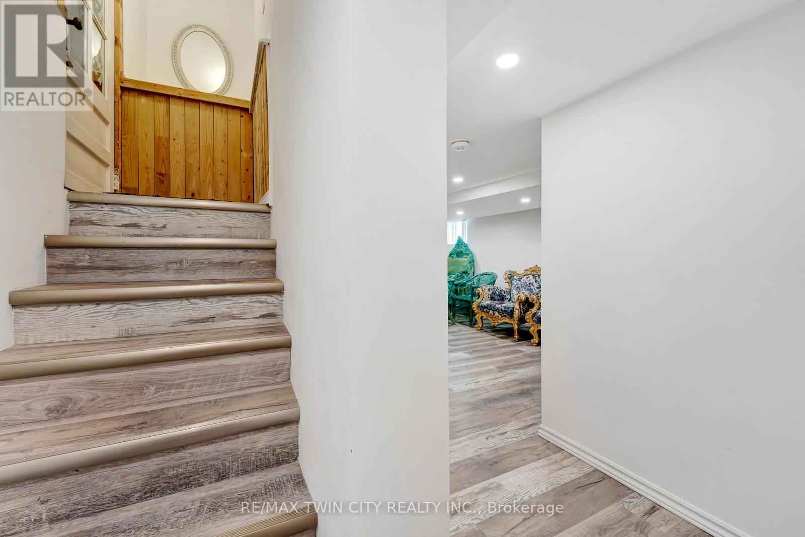 42 SHANLEY STREET - 29