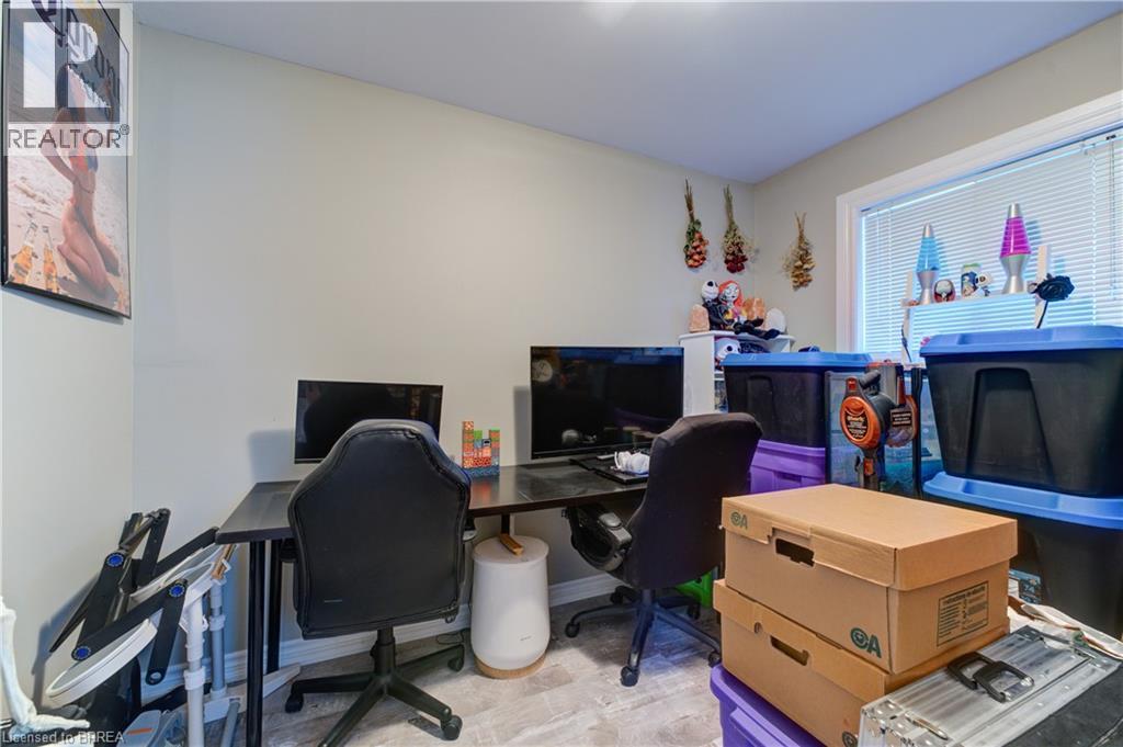 23 LYONS Avenue, Brantford, Ontario, N3R4P8 — Photo 32