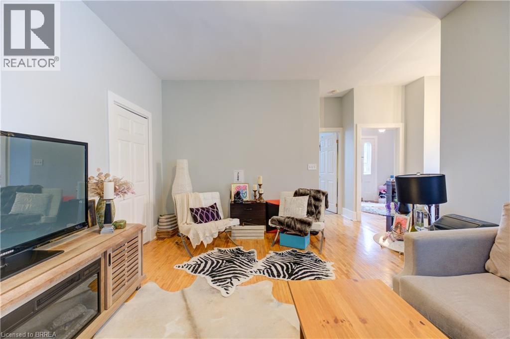 23 LYONS Avenue, Brantford, Ontario, N3R4P8 — Photo 7