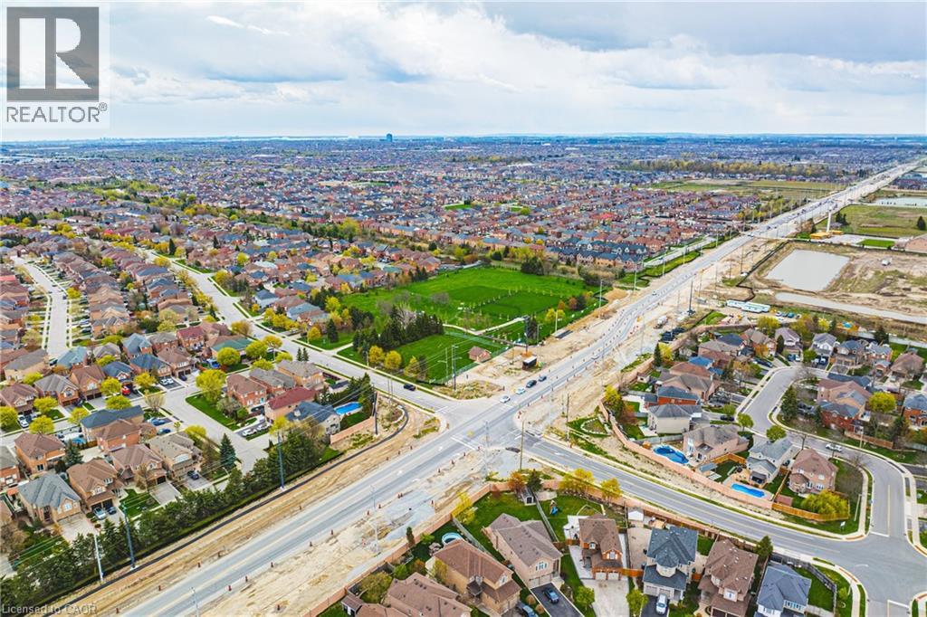 306 VICTORIA Road N - 41
