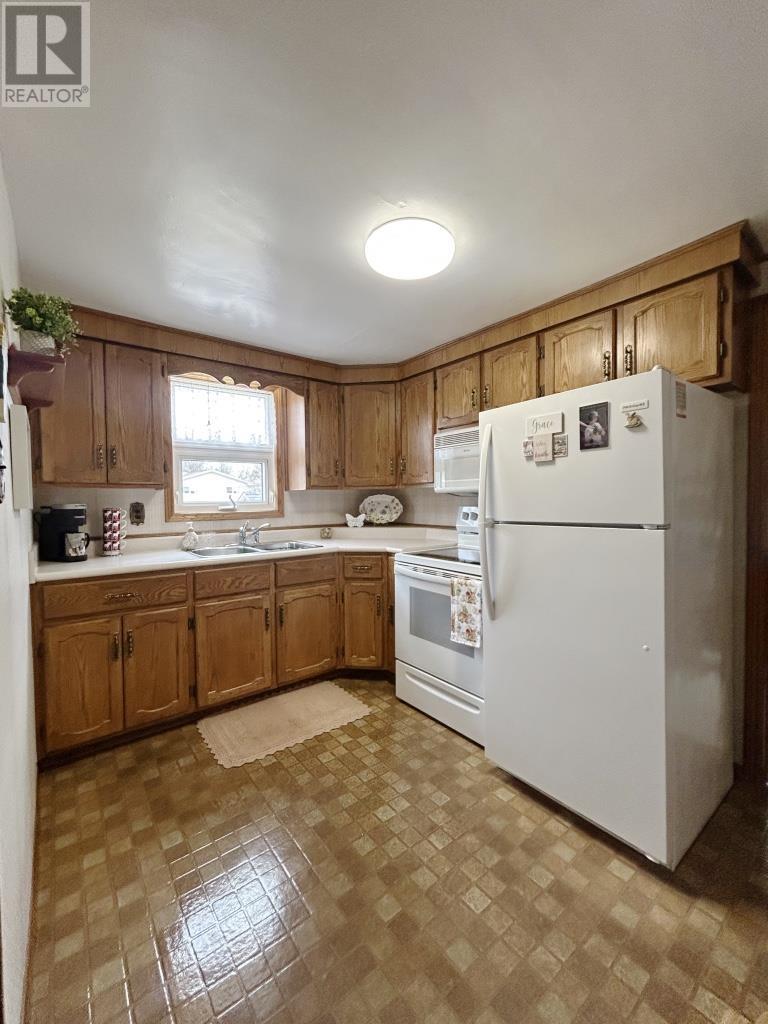 753 Kings Hwy, Fort Frances, Ontario, P9A2X3 — Photo 3