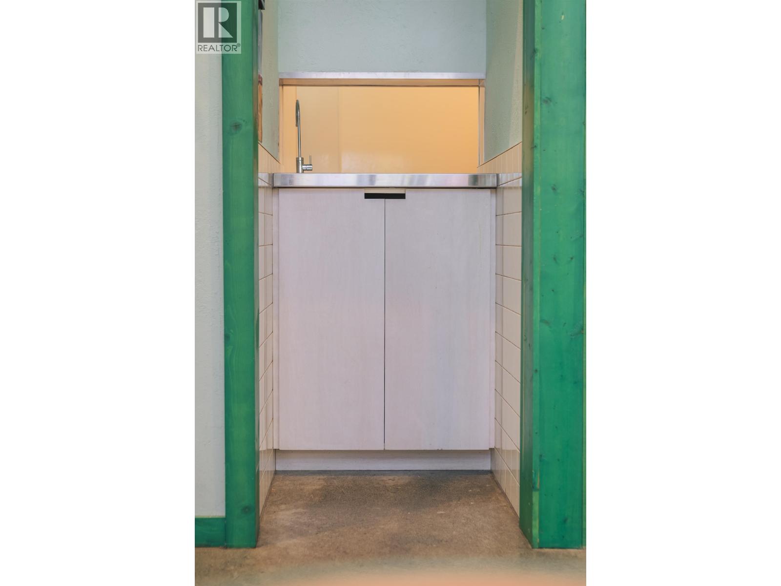 Business for Sale in Vancouver – 8547 RIVER DISTRICT CROSSING, Vancouver - Image 5