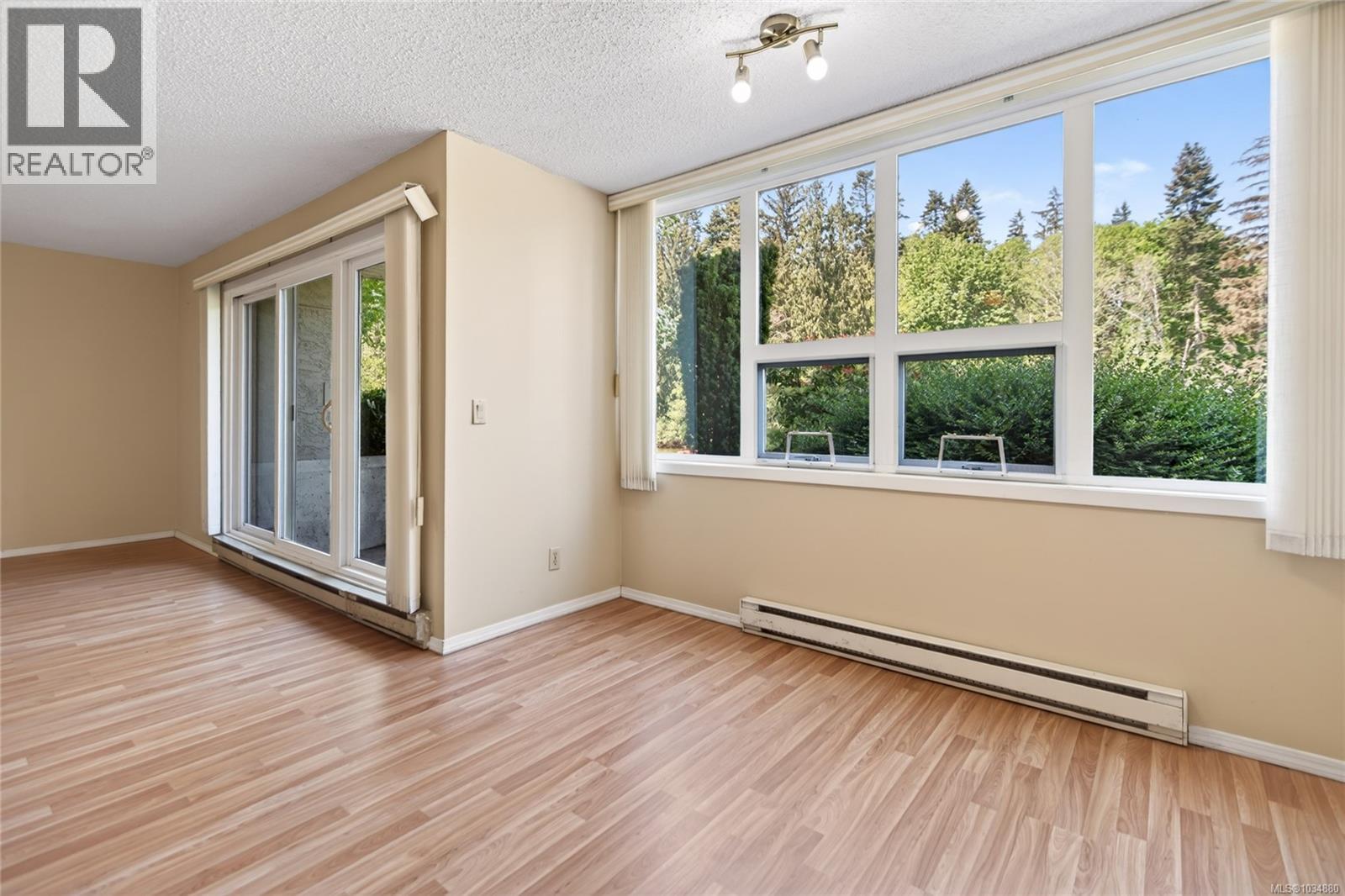 #102 205 1st St - 3