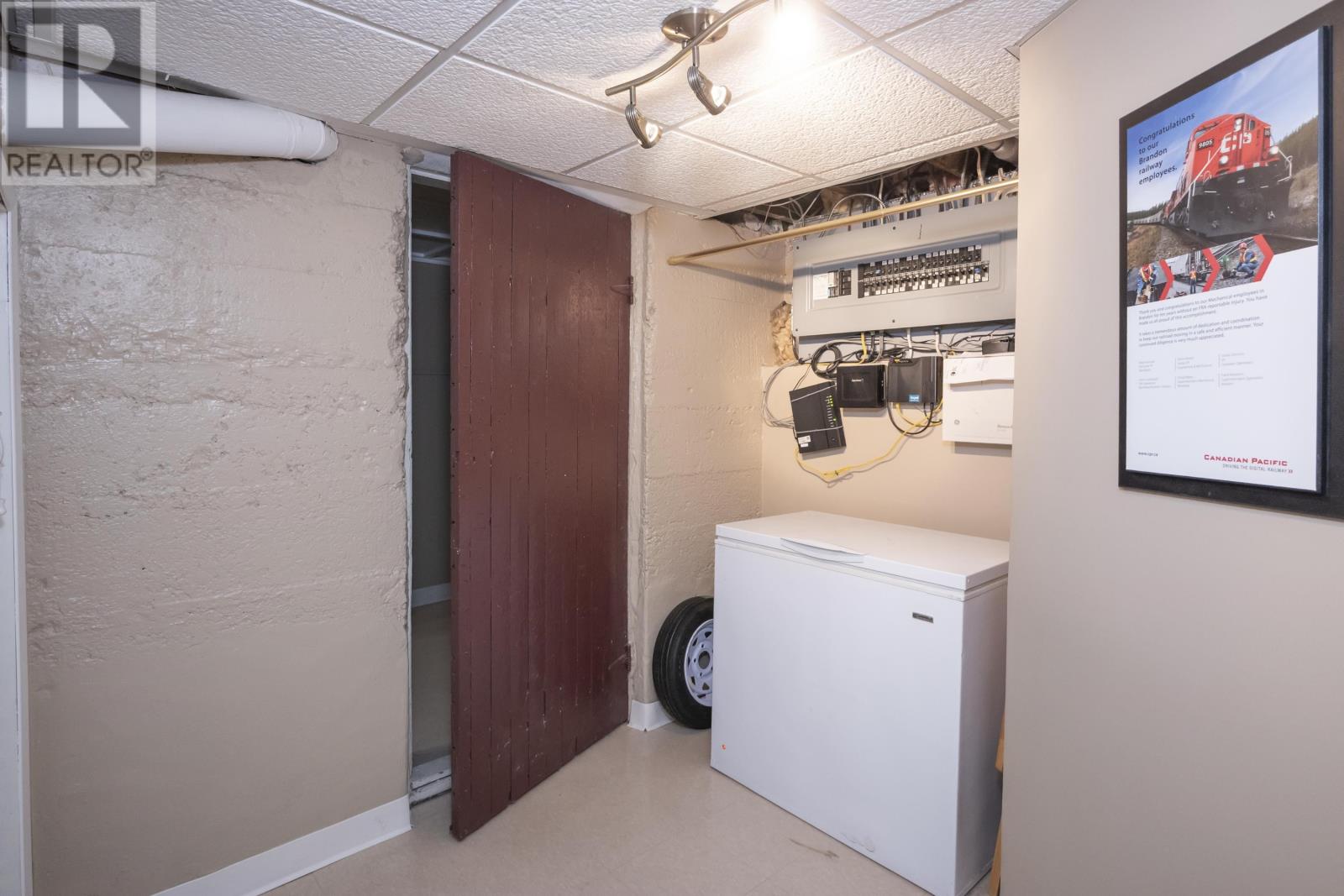 327 Catherine ST, Thunder Bay, Ontario, P7E1K7 — Photo 46
