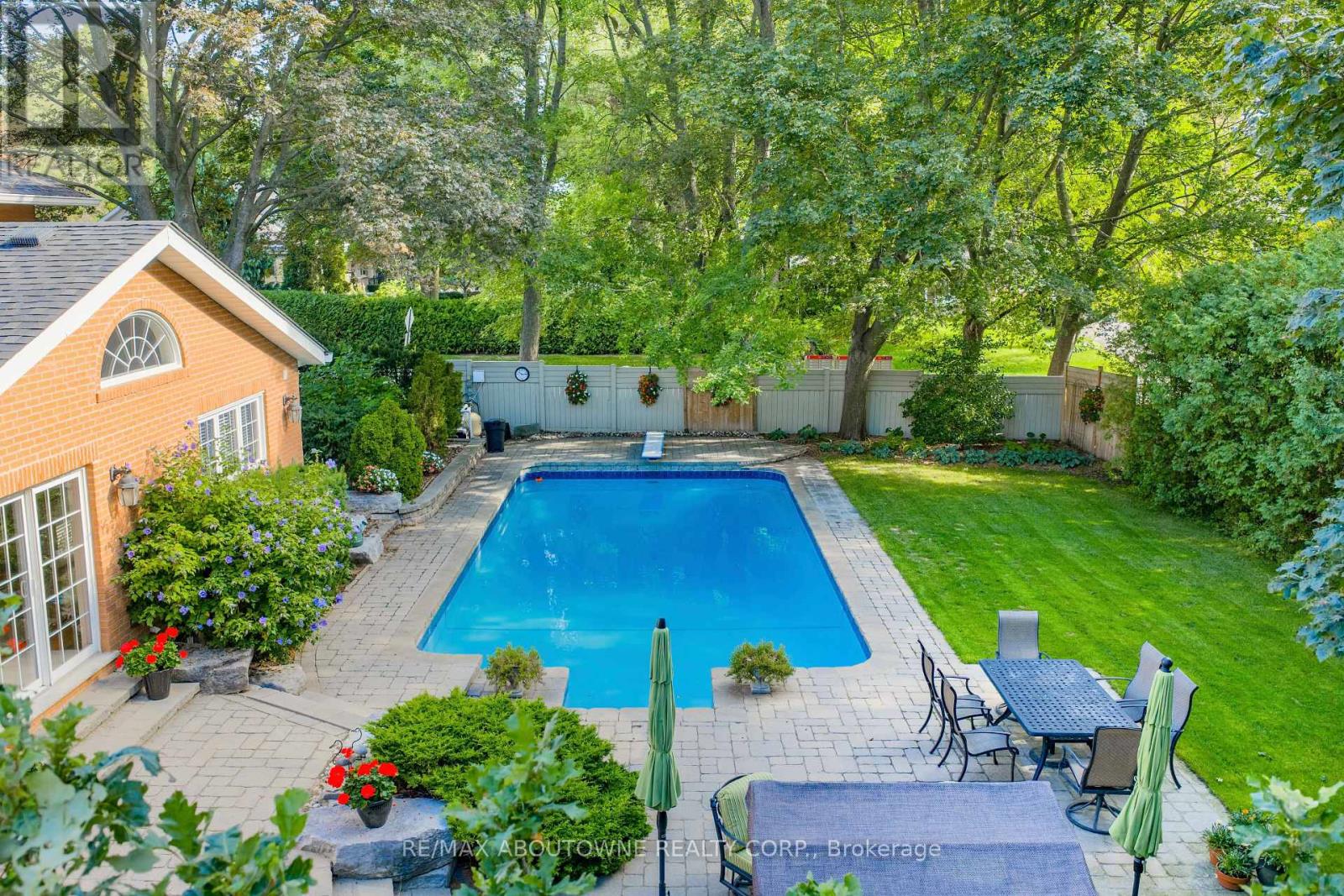 1284 CLEAVER DRIVE - 31