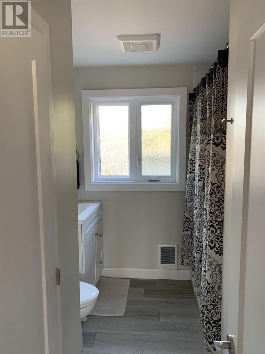 1274 Queen ST E, Sault Ste. Marie, Ontario, P6A2E8 — Photo 7