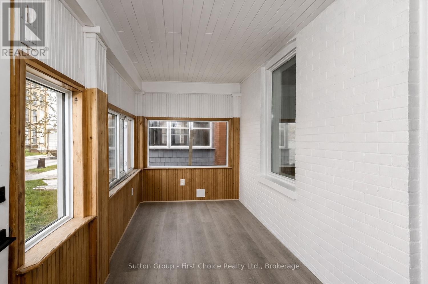 383 DOURO STREET - 5