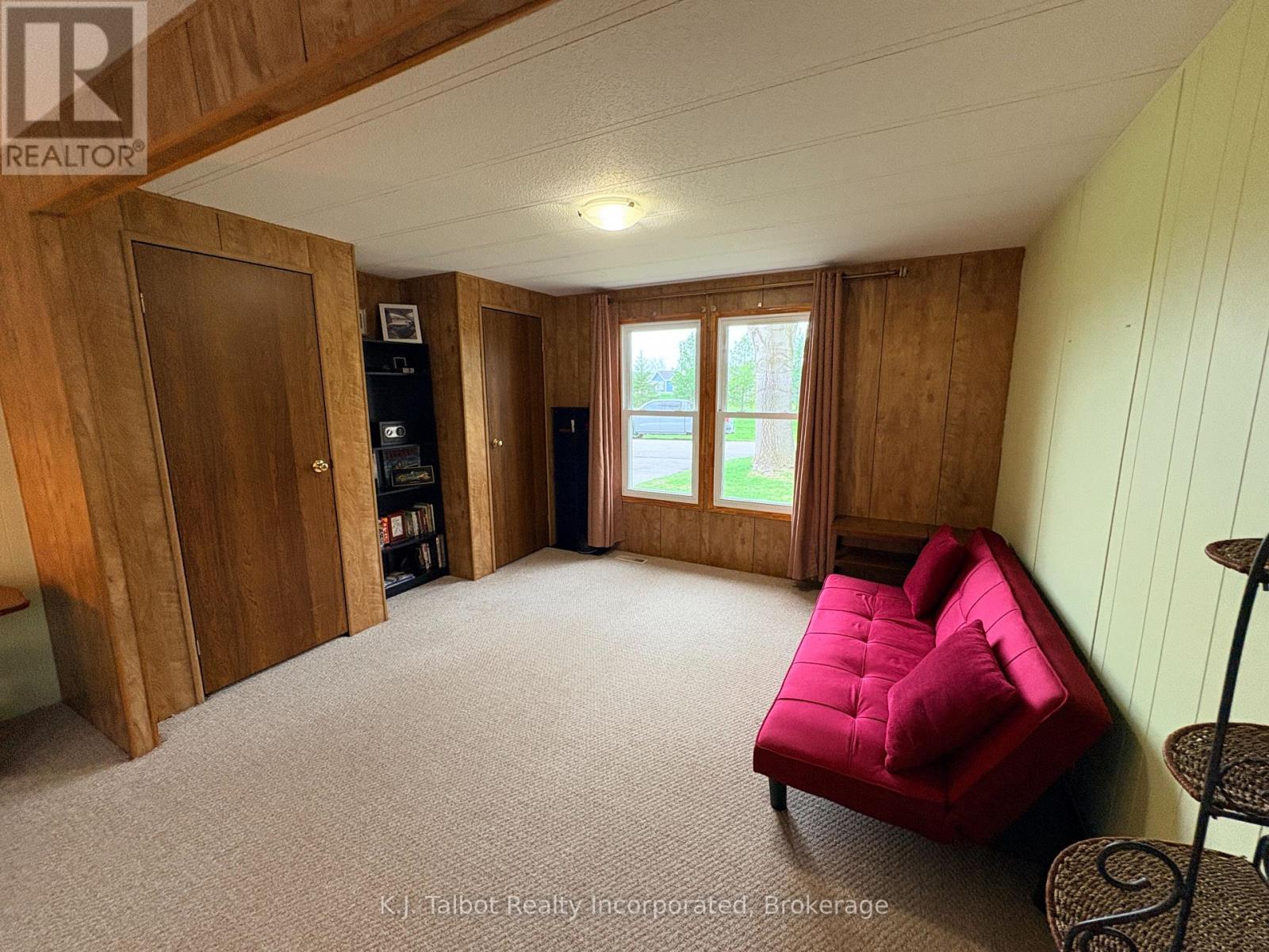 4 POPLAR LANE - 17