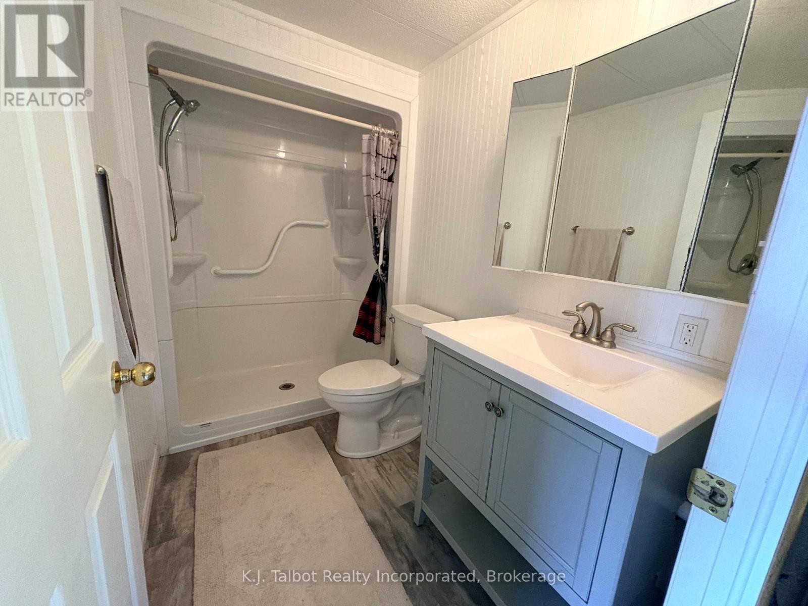 4 POPLAR LANE - 6