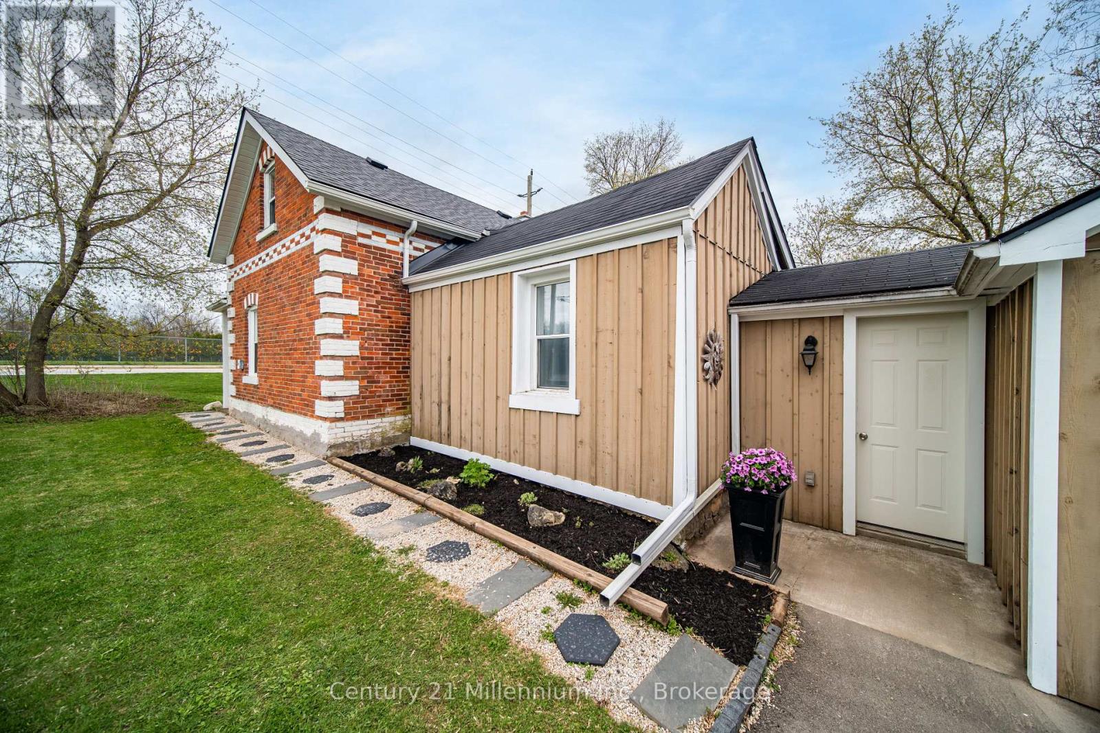 38 ALICE STREET - 25