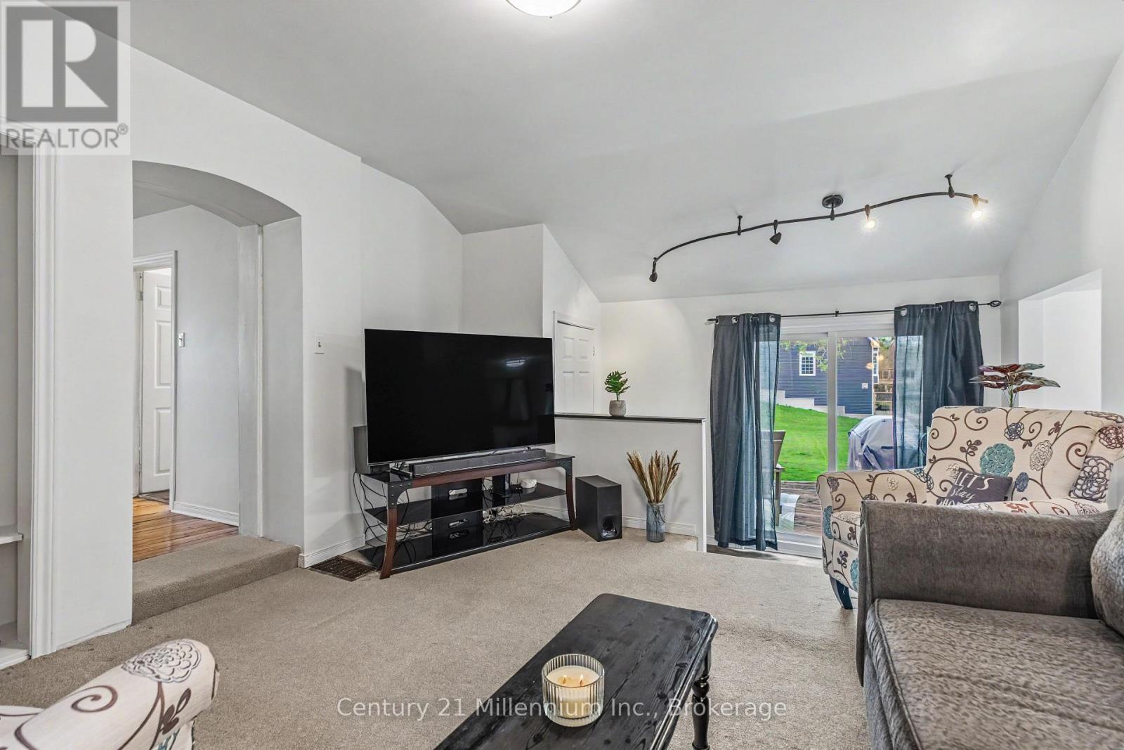 38 ALICE STREET - 34