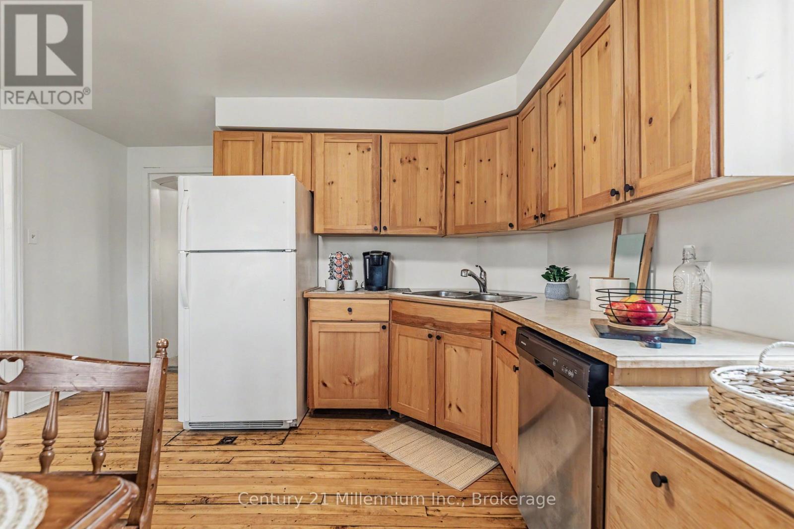 38 ALICE STREET - 41
