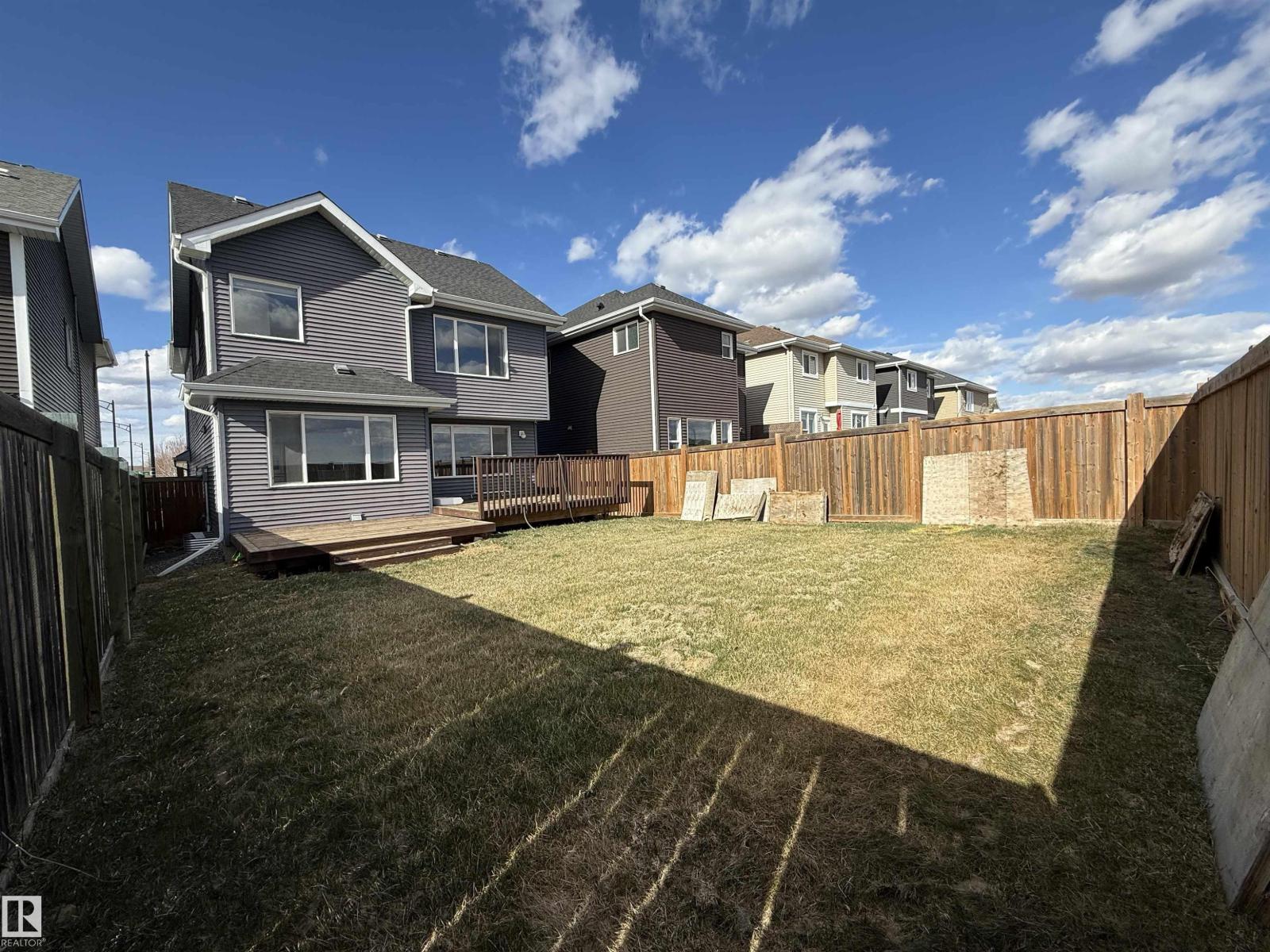 16627 18 AV SW - 38