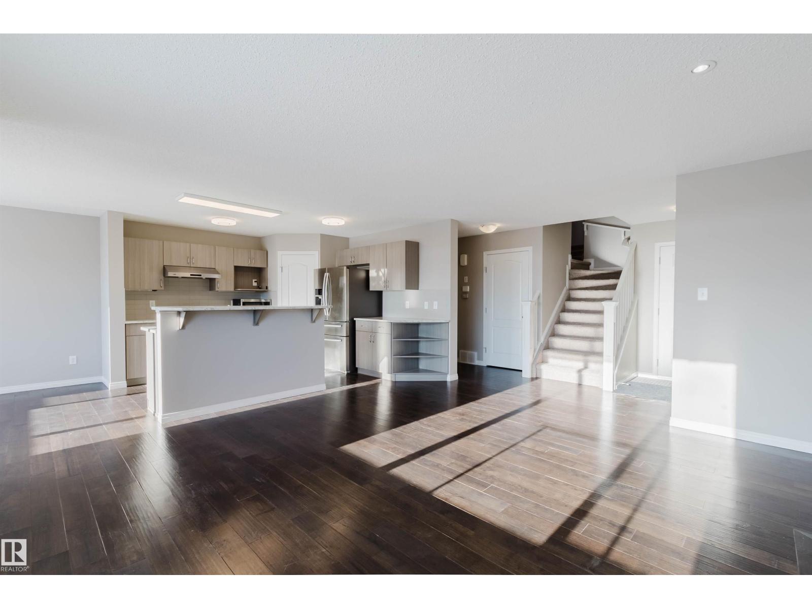 16627 18 AV SW - 4
