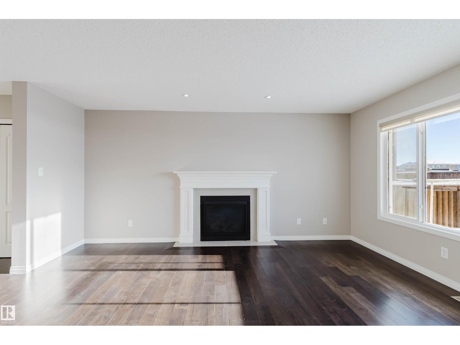 16627 18 AV SW - 6